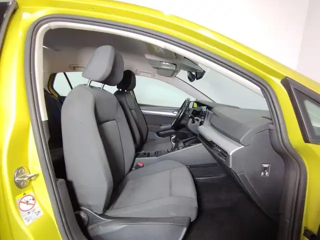 Volkswagen Golf view 5
