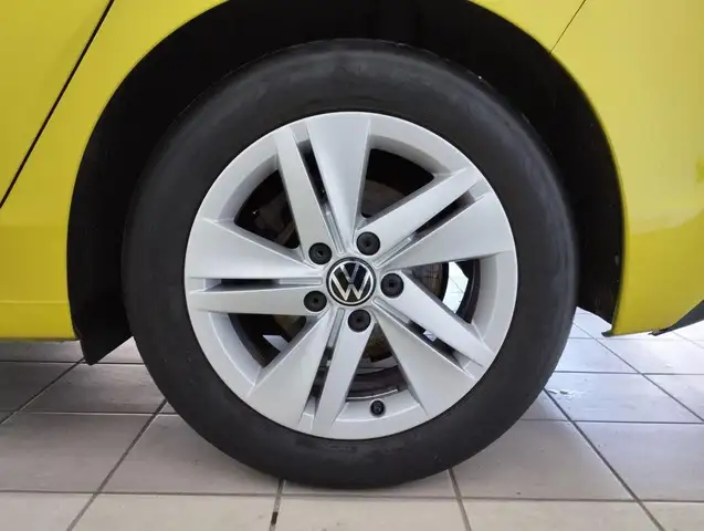 Volkswagen Golf view 8