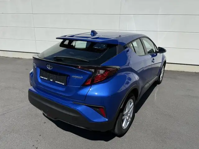 Toyota C-HR view 5