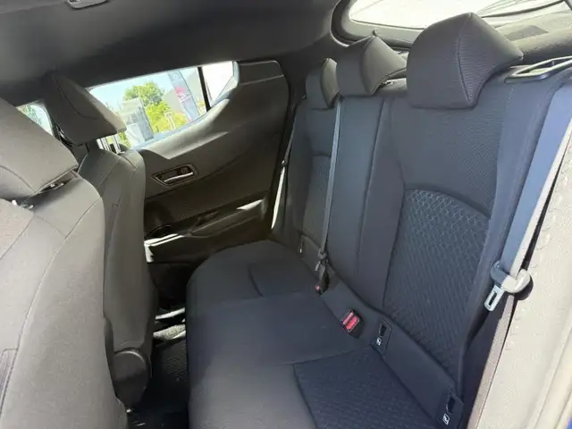 Toyota C-HR view 20