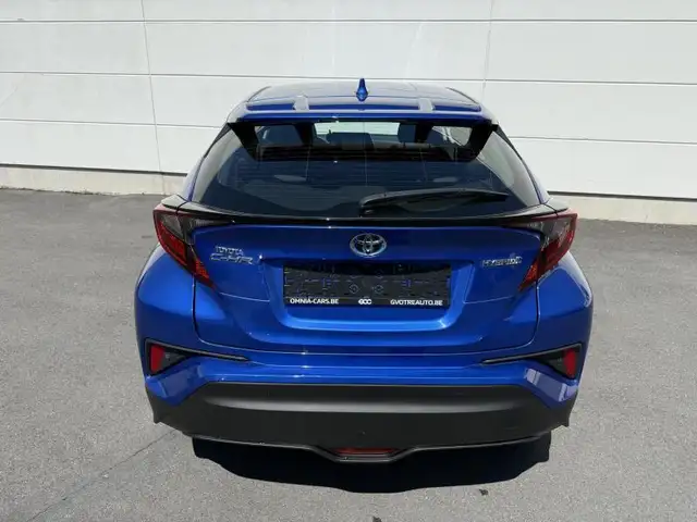 Toyota C-HR view 6