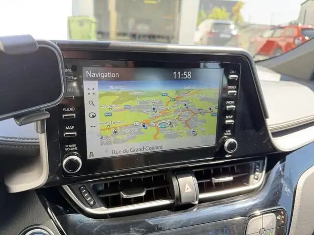 Toyota C-HR view 13