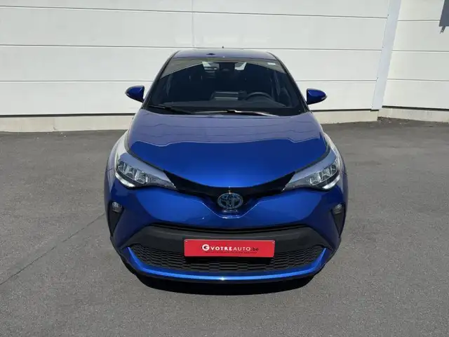 Toyota C-HR view 2