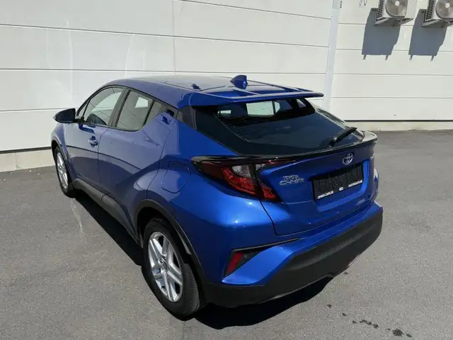 Toyota C-HR view 7