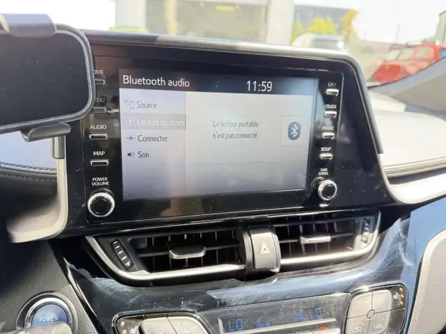 Toyota C-HR view 16