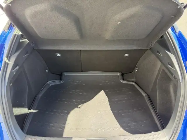 Toyota C-HR view 21