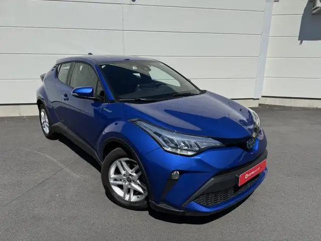Toyota C-HR view 3