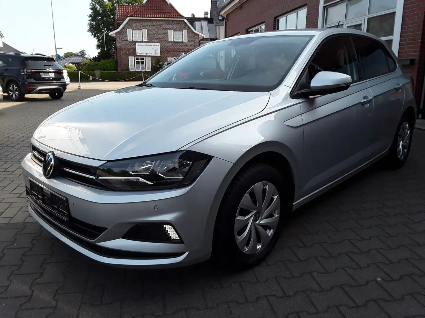 Volkswagen Polo VI Comfortline Silber - 2