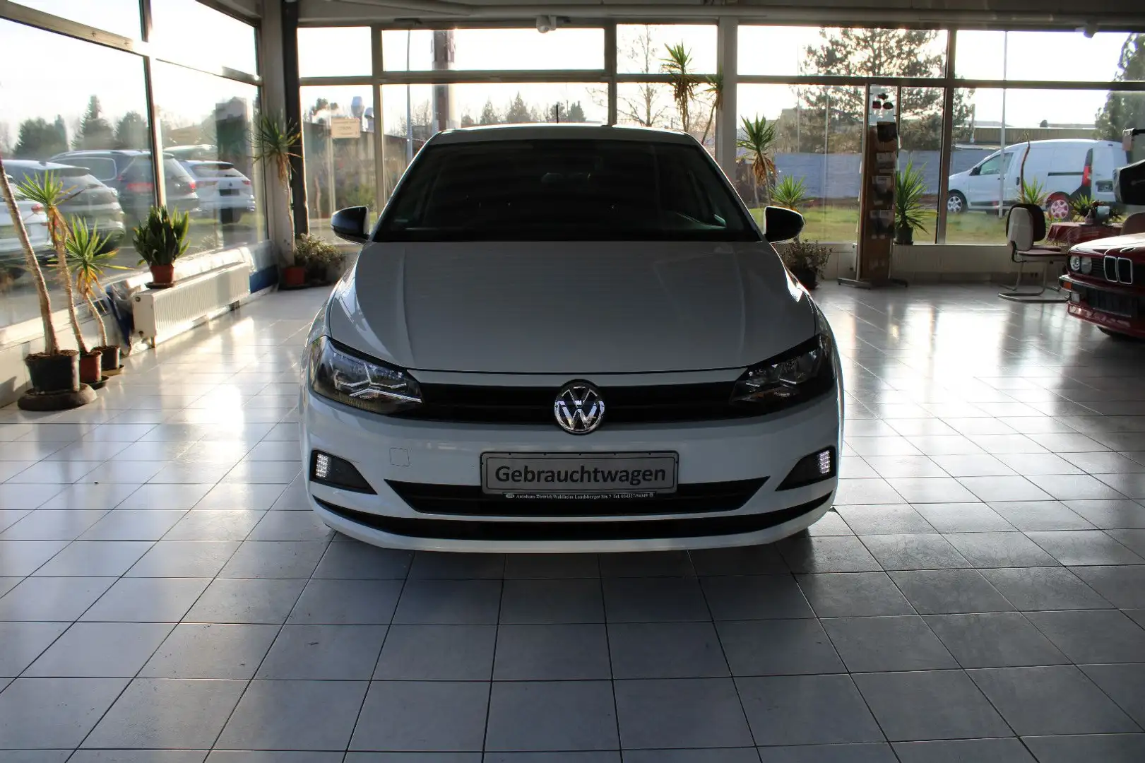 Volkswagen Polo VI 5-TÜRIG KLIMA TEMPOMAT ALU Blanc - 2