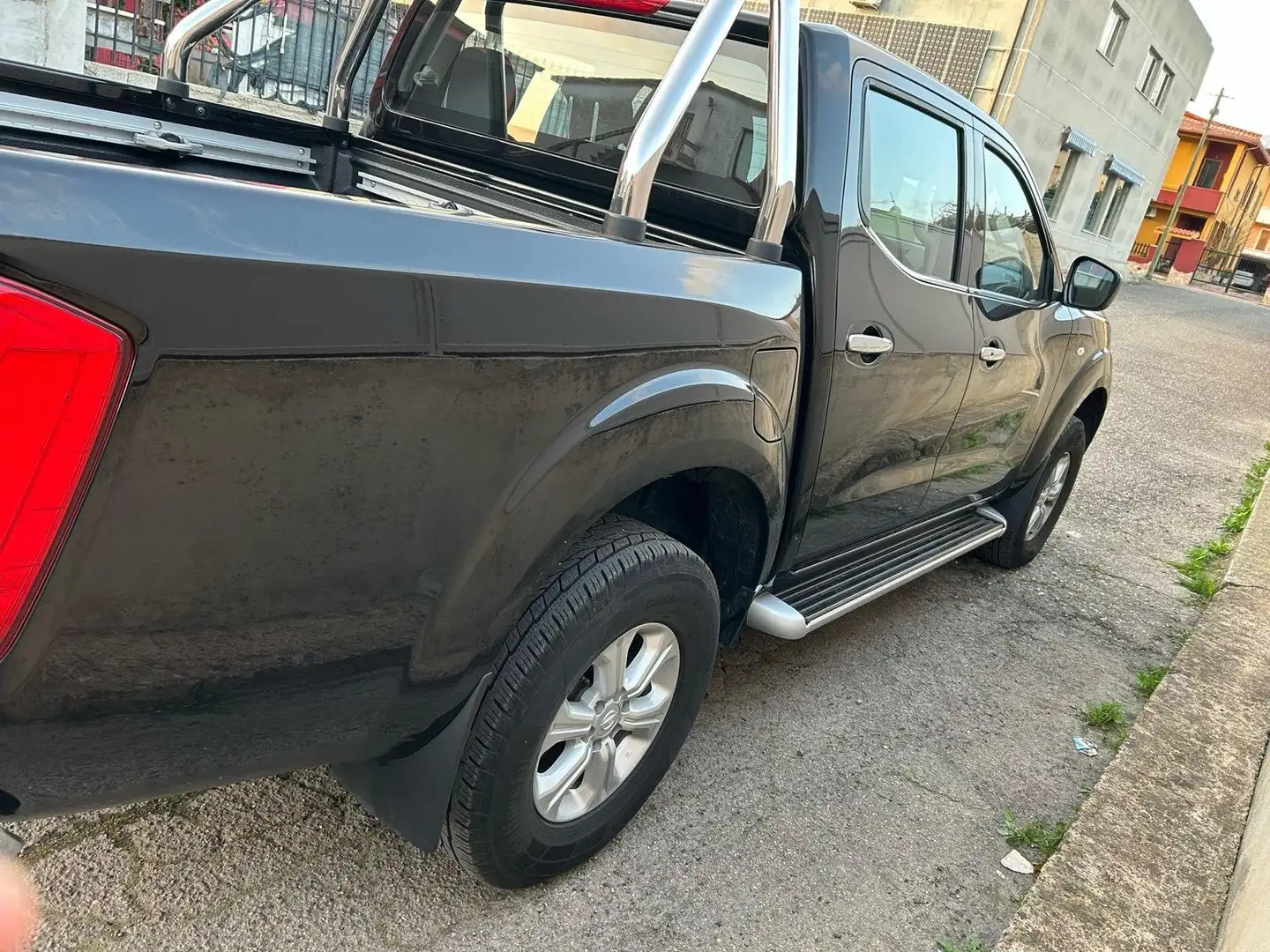 Nissan Navara Navara III 2016 2.3 dci d.cab my18 Nero - 2