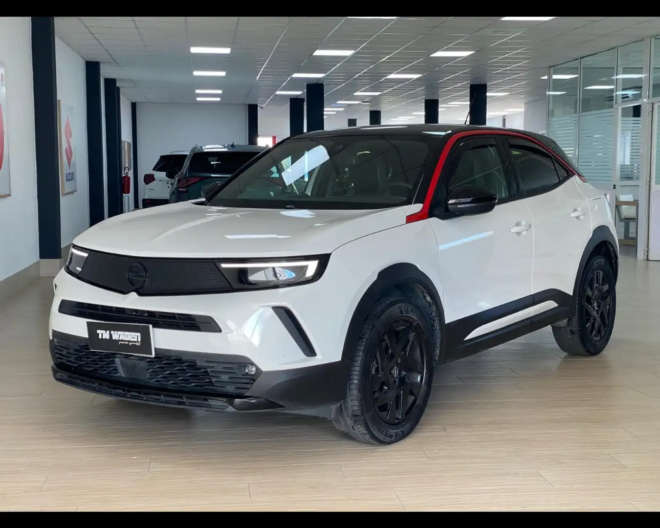 Opel Mokka 1.2 Turbo 130 CV GS Line + 2021 Белый - 1