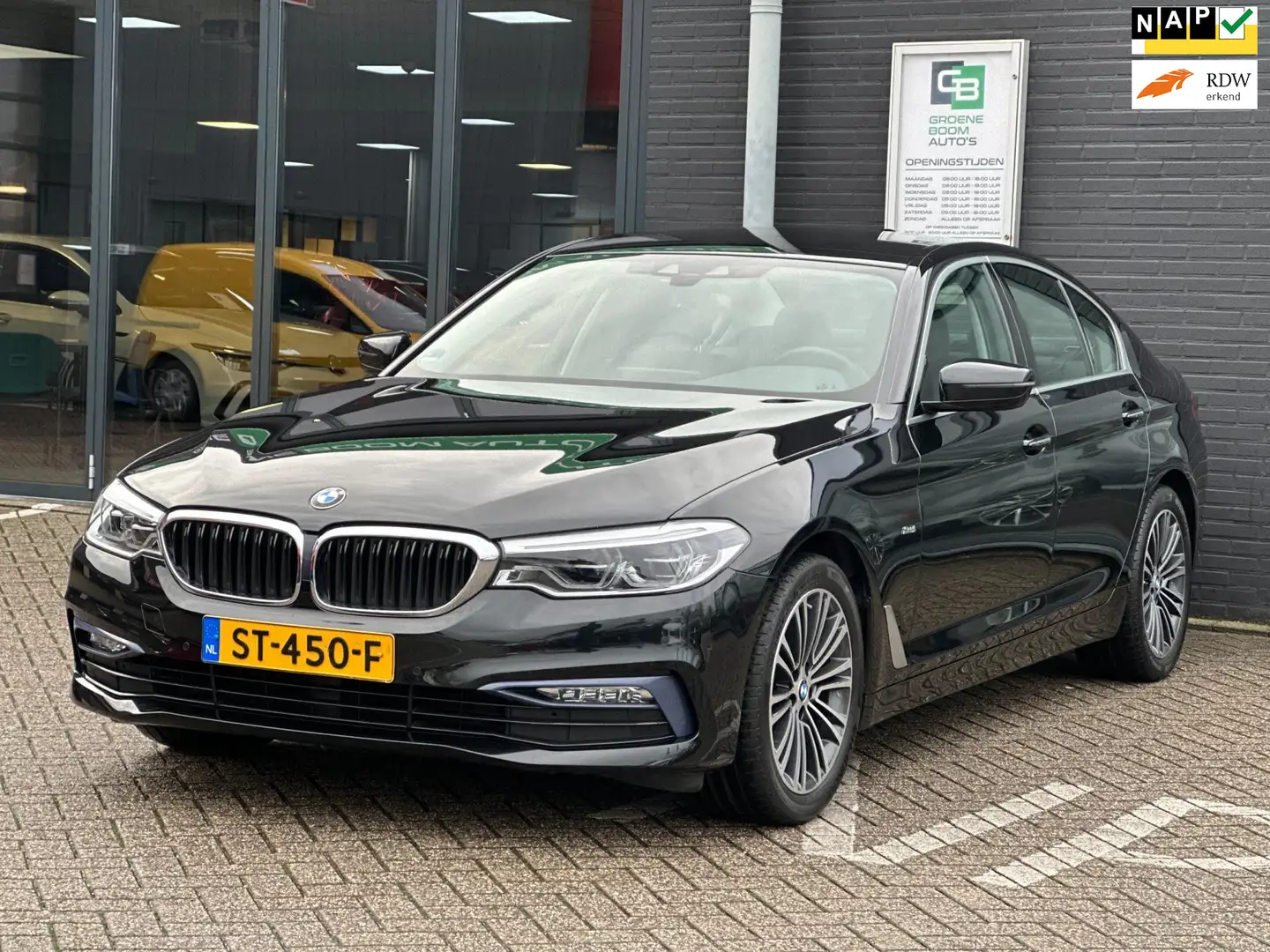BMW 520 5-serie 520i Corporate Lease High Executive/LEDER/ Zwart - 1