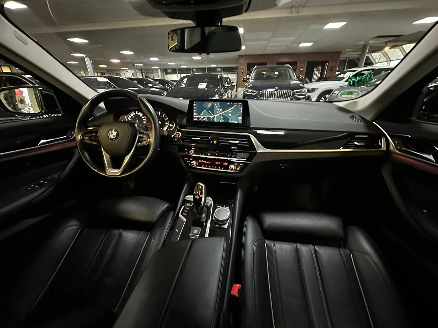 BMW 520 5-serie 520i Corporate Lease High Executive/LEDER/ Zwart - 2