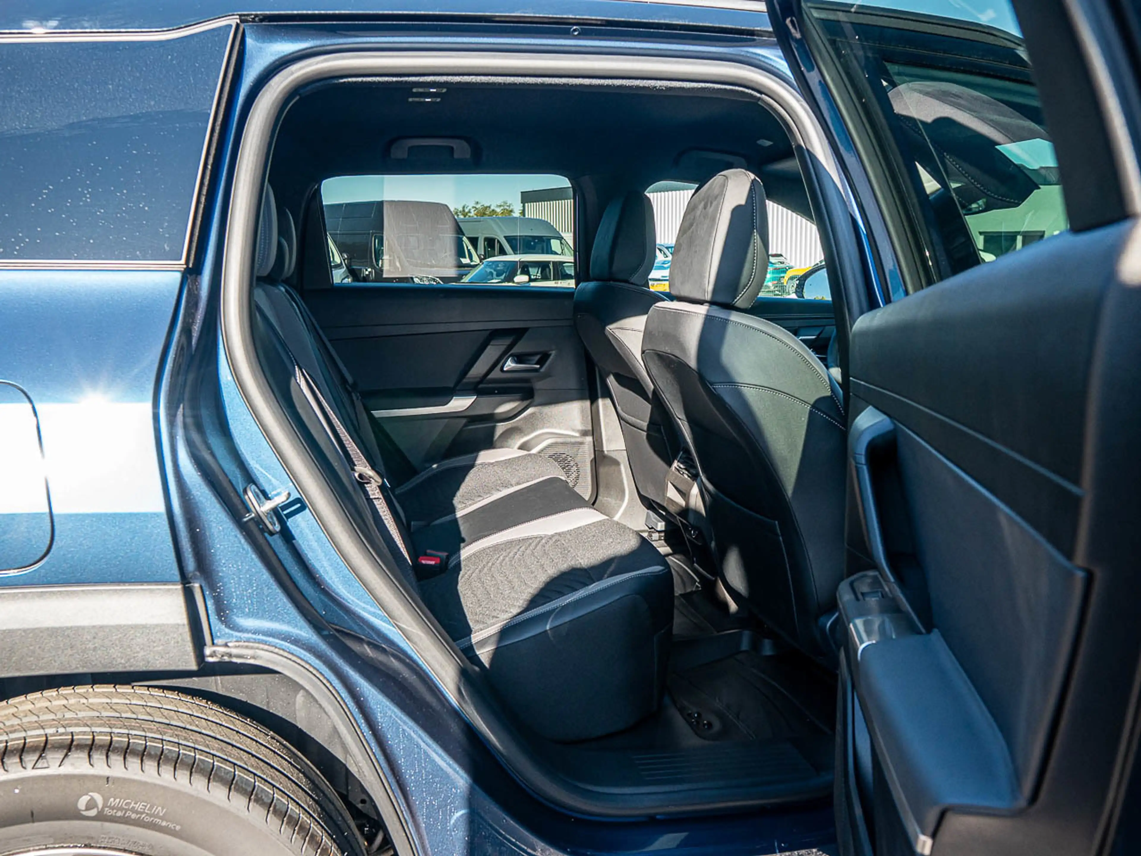 Jeep Compass PHEV MY26 — photo 12