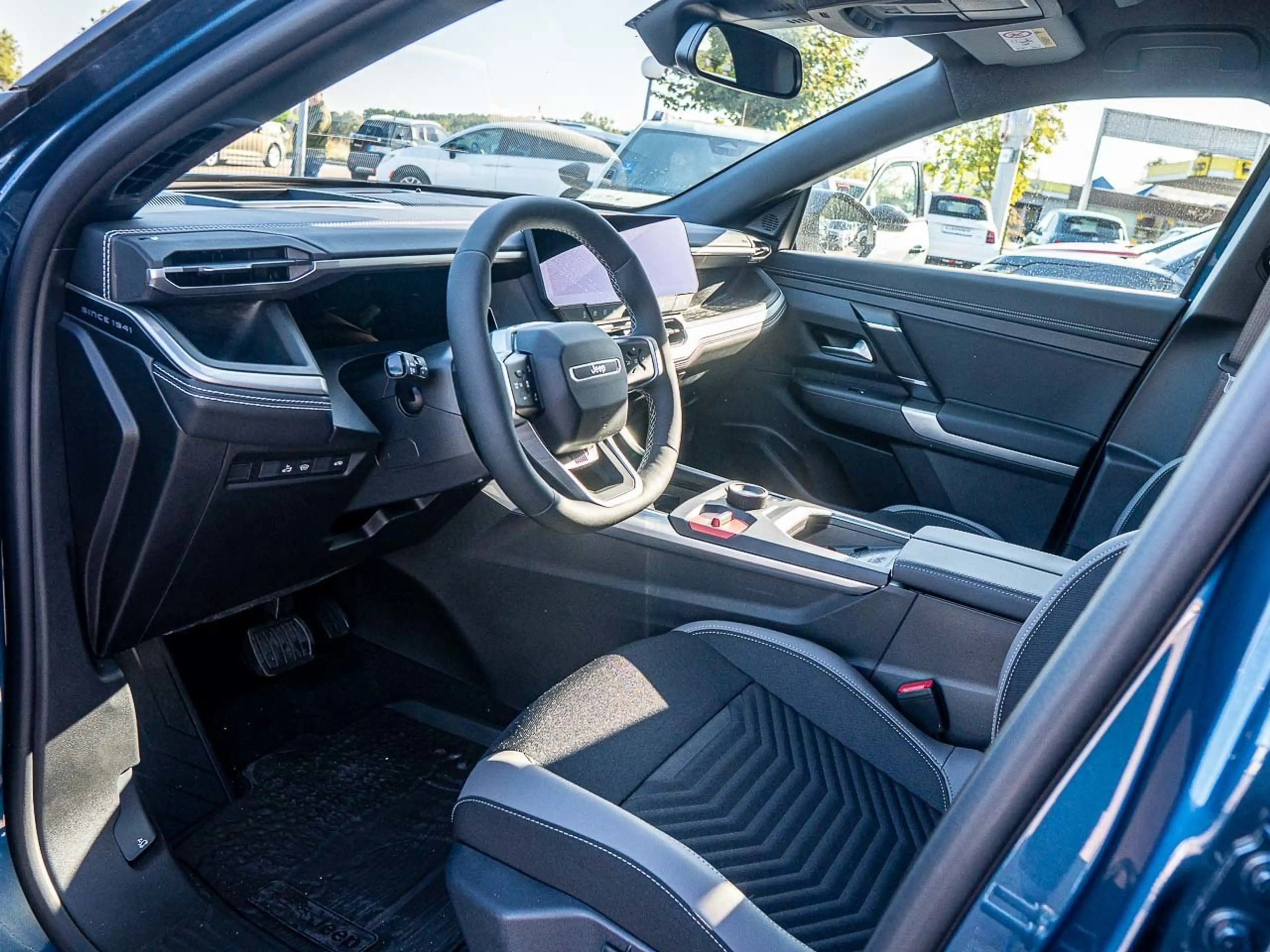 Jeep Compass PHEV MY26 — photo 10