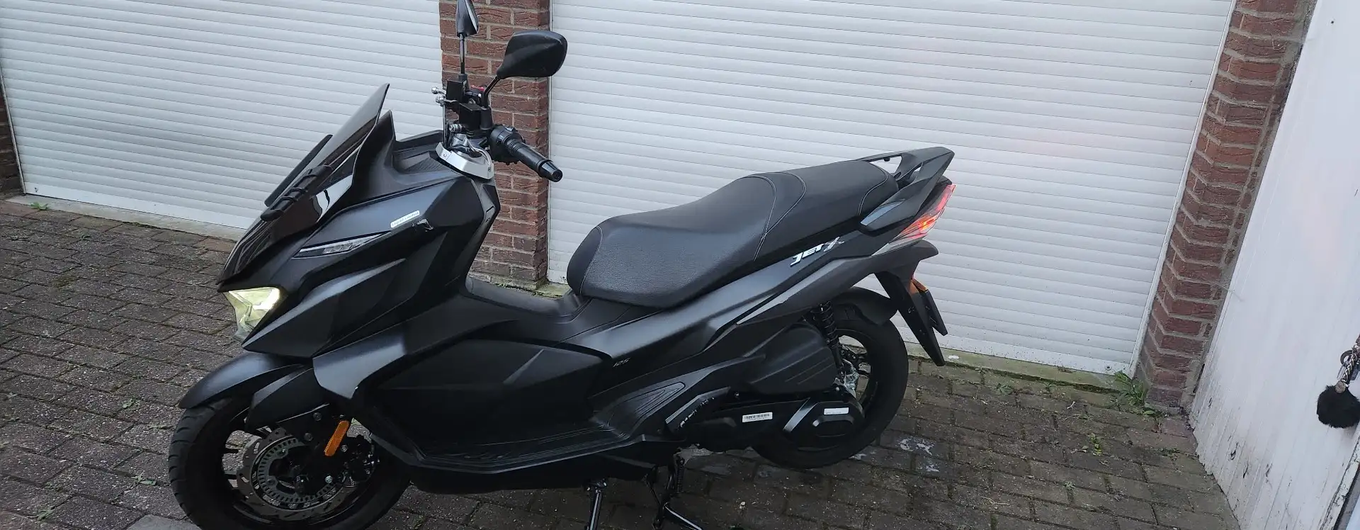 SYM Jet X 125 système alarme  2 télécommande usb et nouvelle bat Czarny - 2