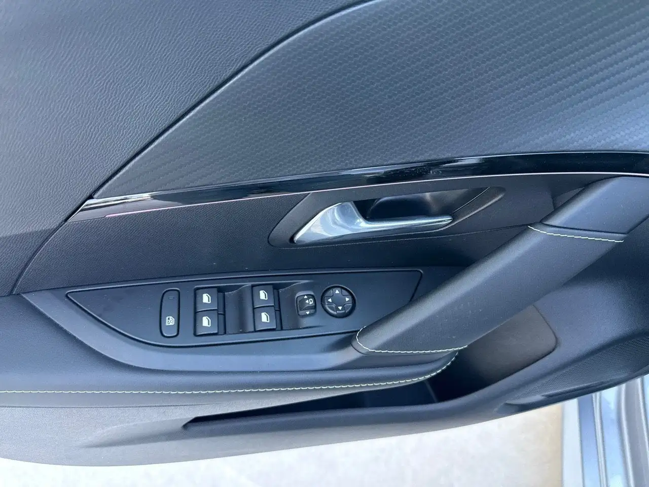 Peugeot 208 GT Hybrid 145 e-DCS6 auto, миниатюра 12
