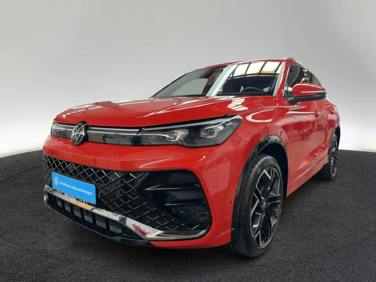 Volkswagen Tiguan R-Line 2.0TSI DSG 4M 20 AHK H&K PANO KEYL Rot - 2