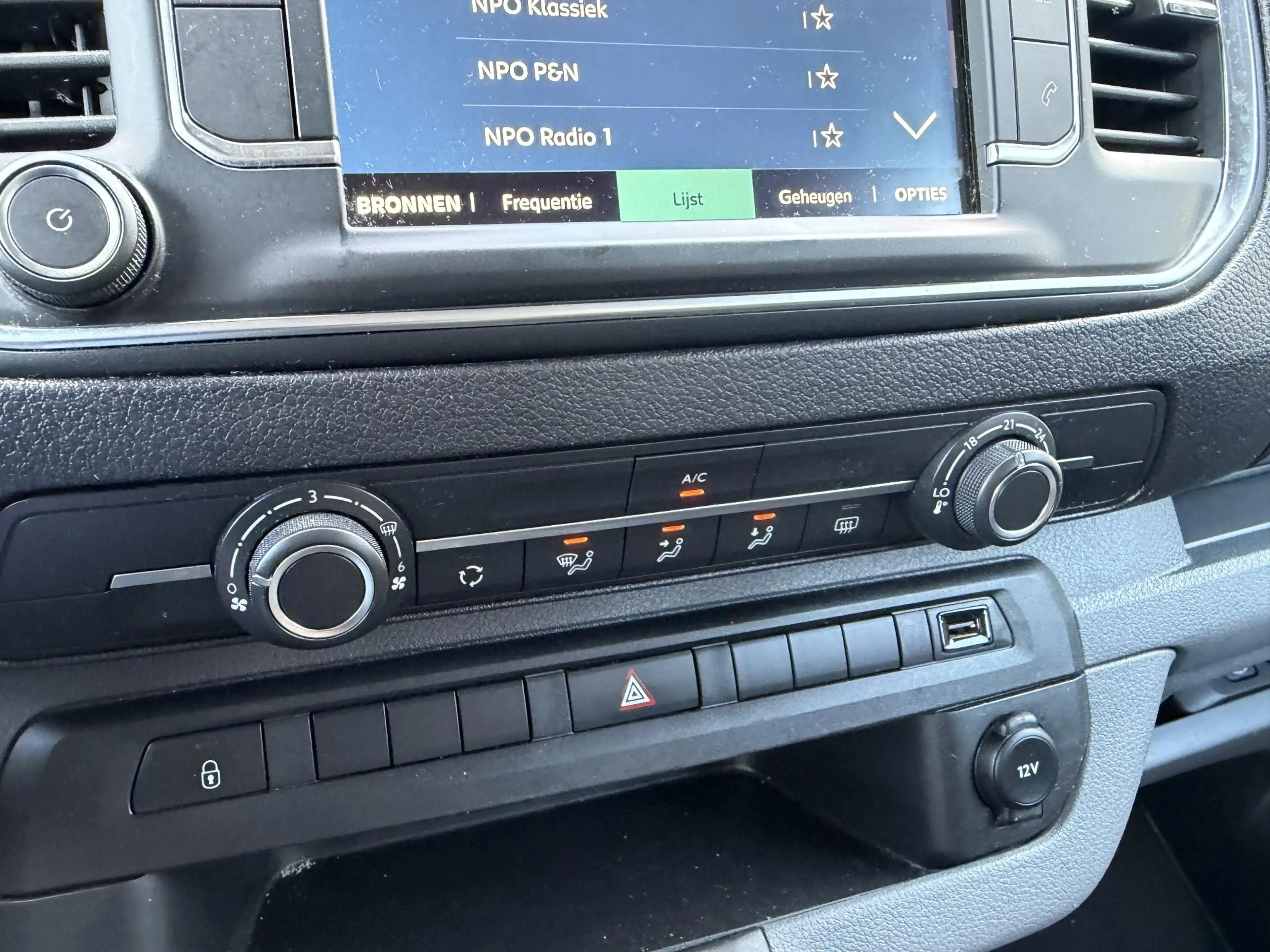 Citroen Spacetourer ë-SpaceTourer 75kWh Business XL 9 Persoons | Navig — photo 13