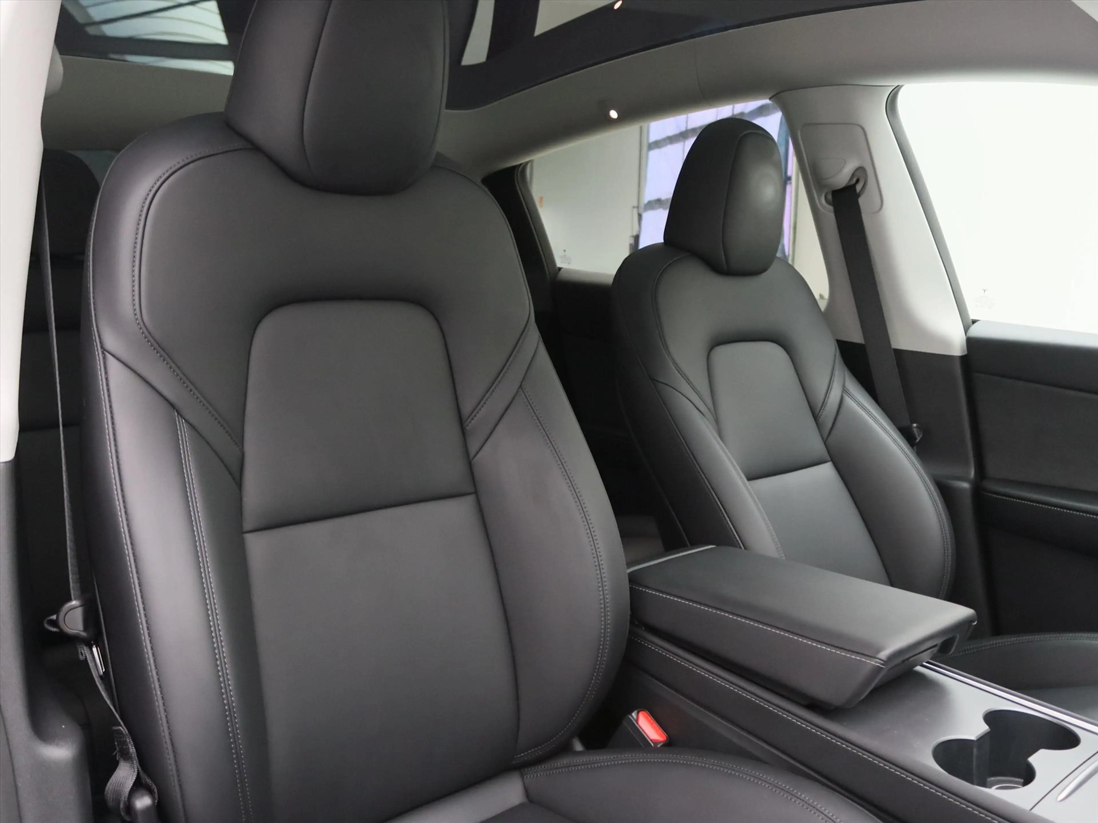 Tesla Model Y Long Range AWD 75kWh 351pk 93.7% SoH [ AMD RYZEN+A — photo 17