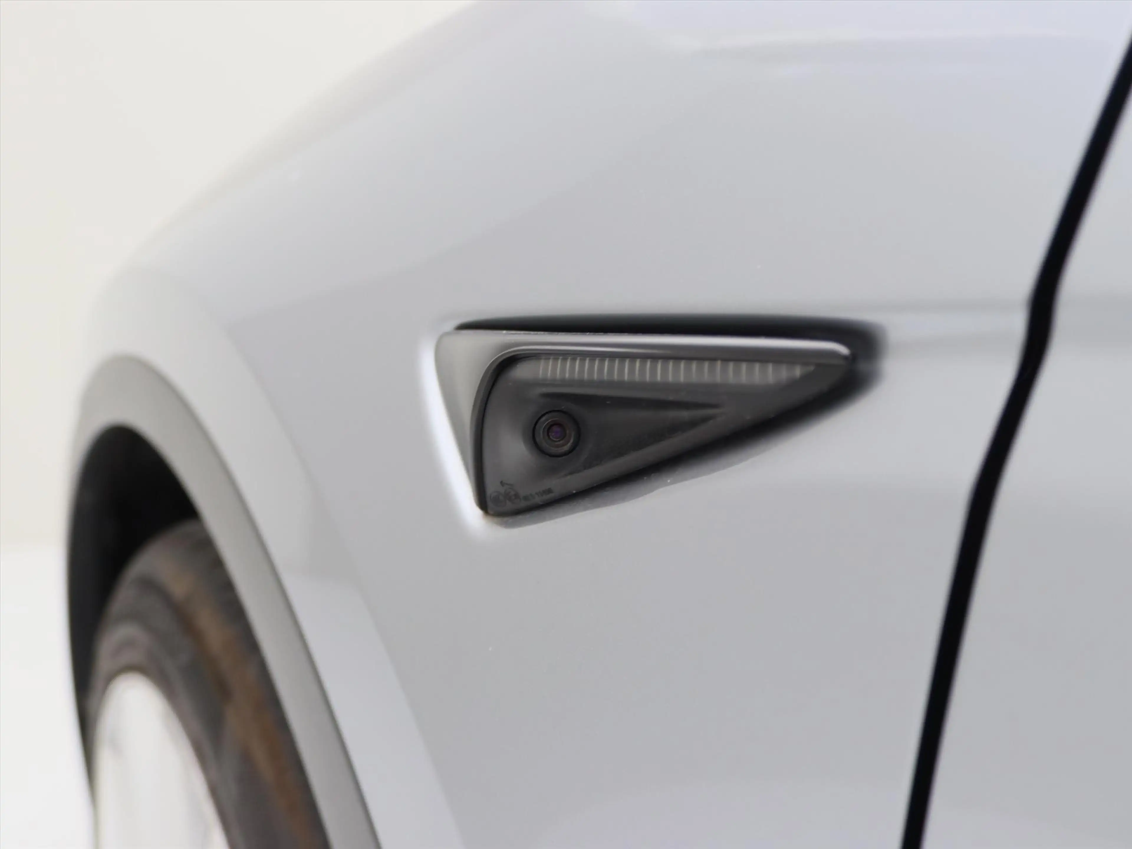 Tesla Model Y Long Range AWD 75kWh 351pk 93.7% SoH [ AMD RYZEN+A — photo 35