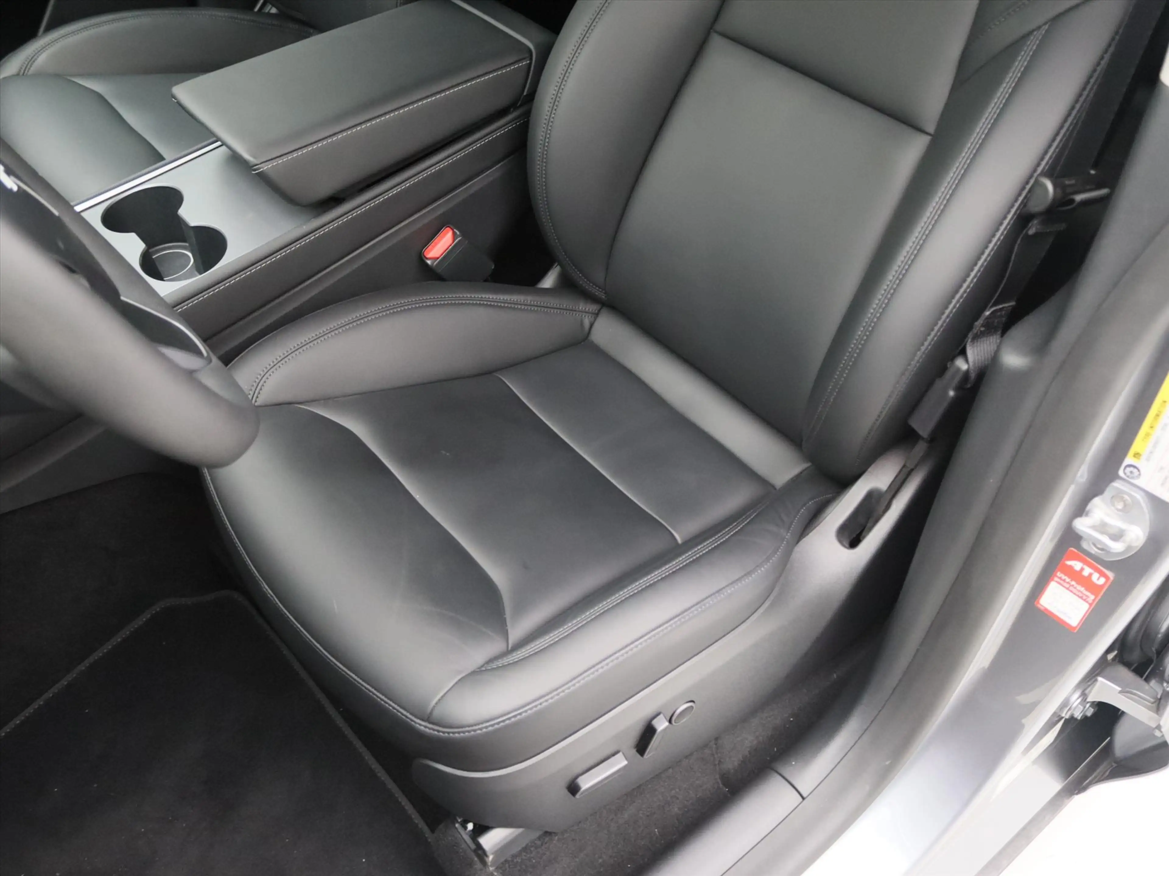 Tesla Model Y Long Range AWD 75kWh 351pk 93.7% SoH [ AMD RYZEN+A — photo 19