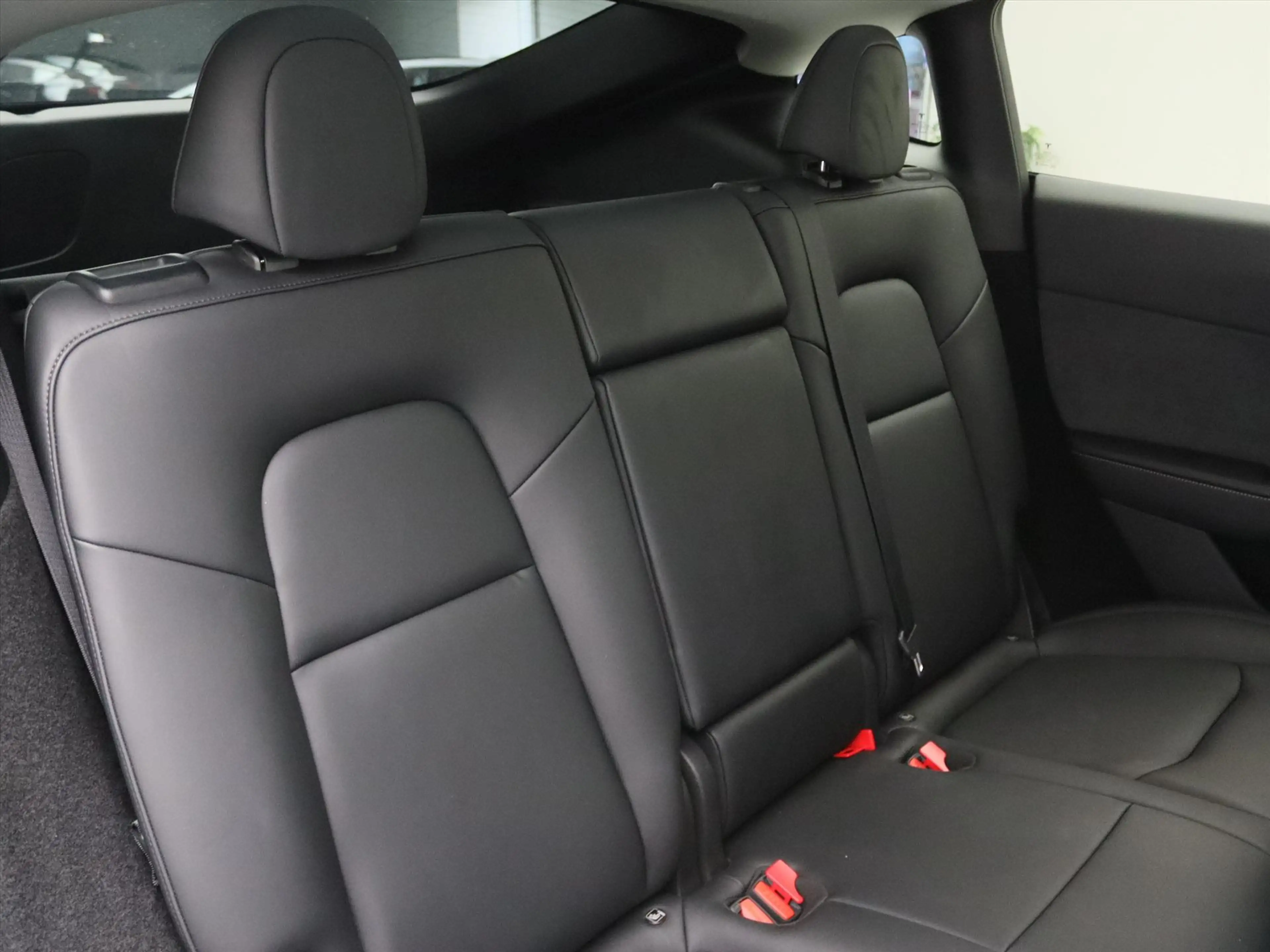 Tesla Model Y Long Range AWD 75kWh 351pk 93.7% SoH [ AMD RYZEN+A — photo 16