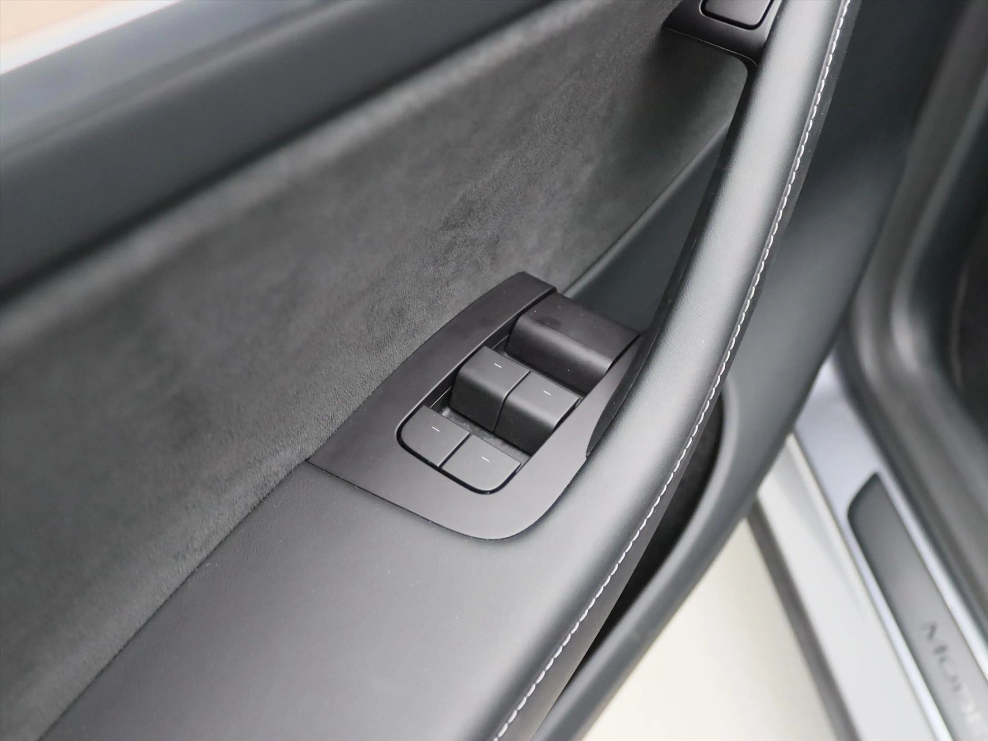 Tesla Model Y Long Range AWD 75kWh 351pk 93.7% SoH [ AMD RYZEN+A — photo 33