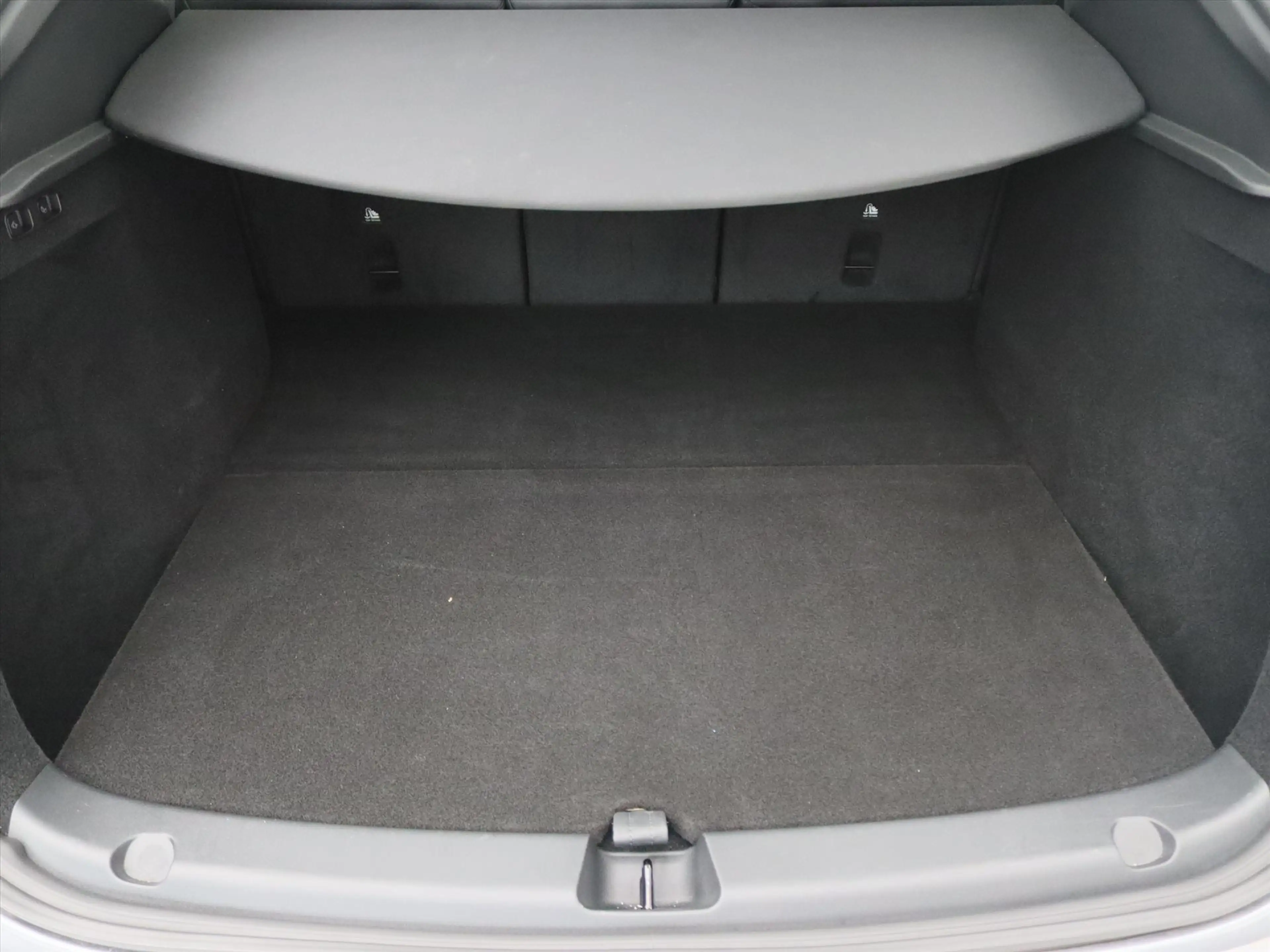 Tesla Model Y Long Range AWD 75kWh 351pk 93.7% SoH [ AMD RYZEN+A — photo 38