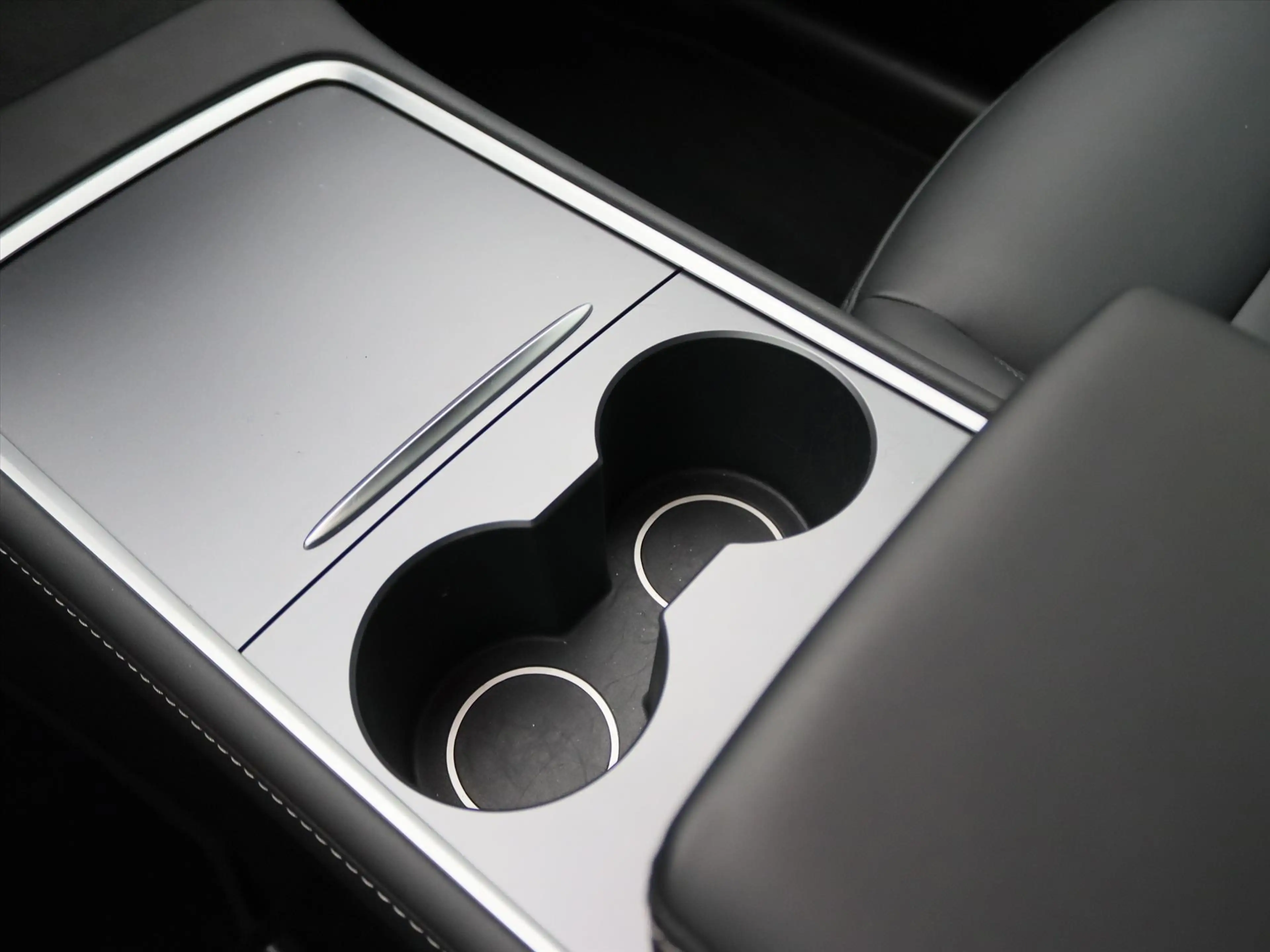 Tesla Model Y Long Range AWD 75kWh 351pk 93.7% SoH [ AMD RYZEN+A — photo 32