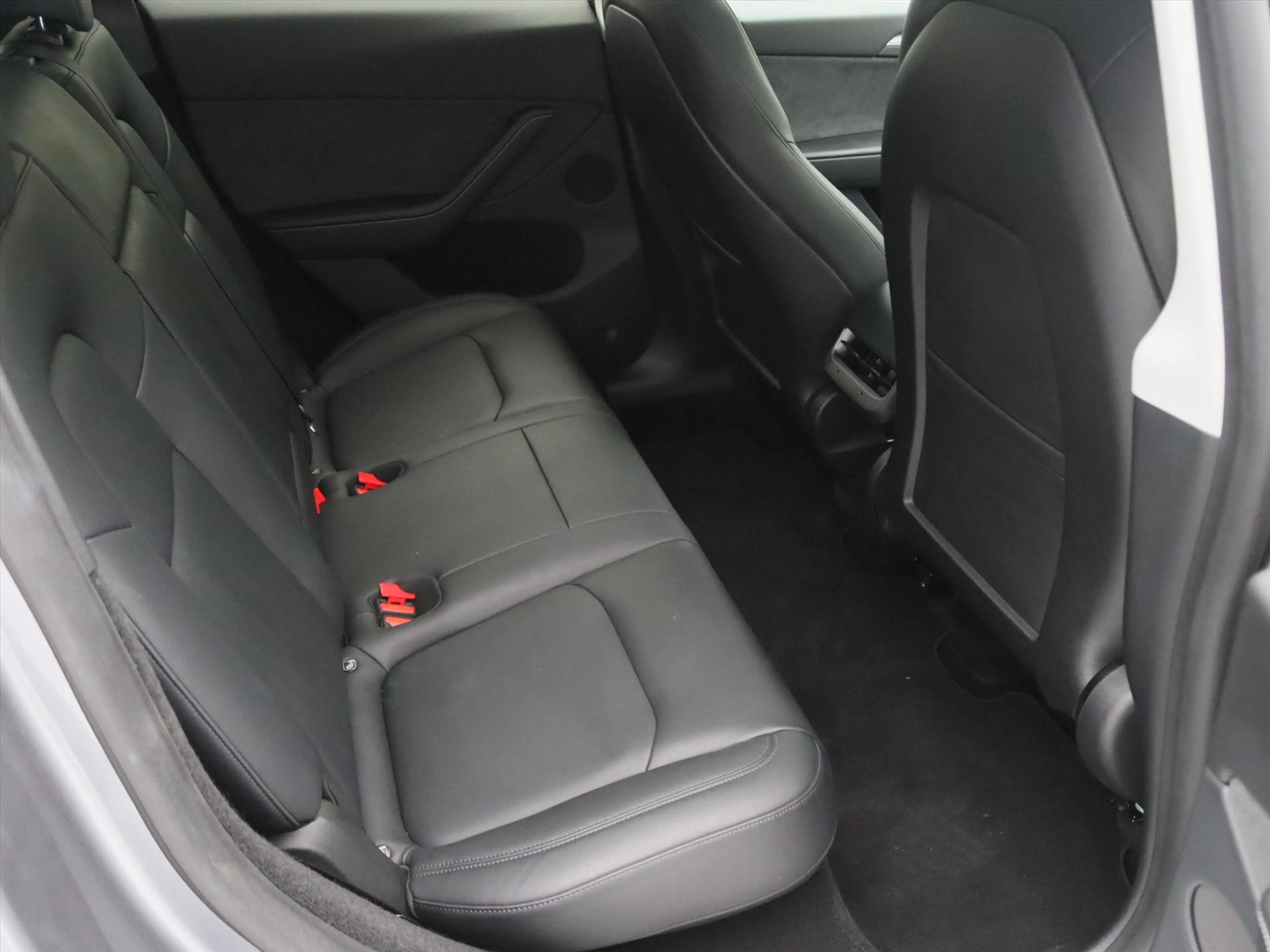 Tesla Model Y Long Range AWD 75kWh 351pk 93.7% SoH [ AMD RYZEN+A — photo 15