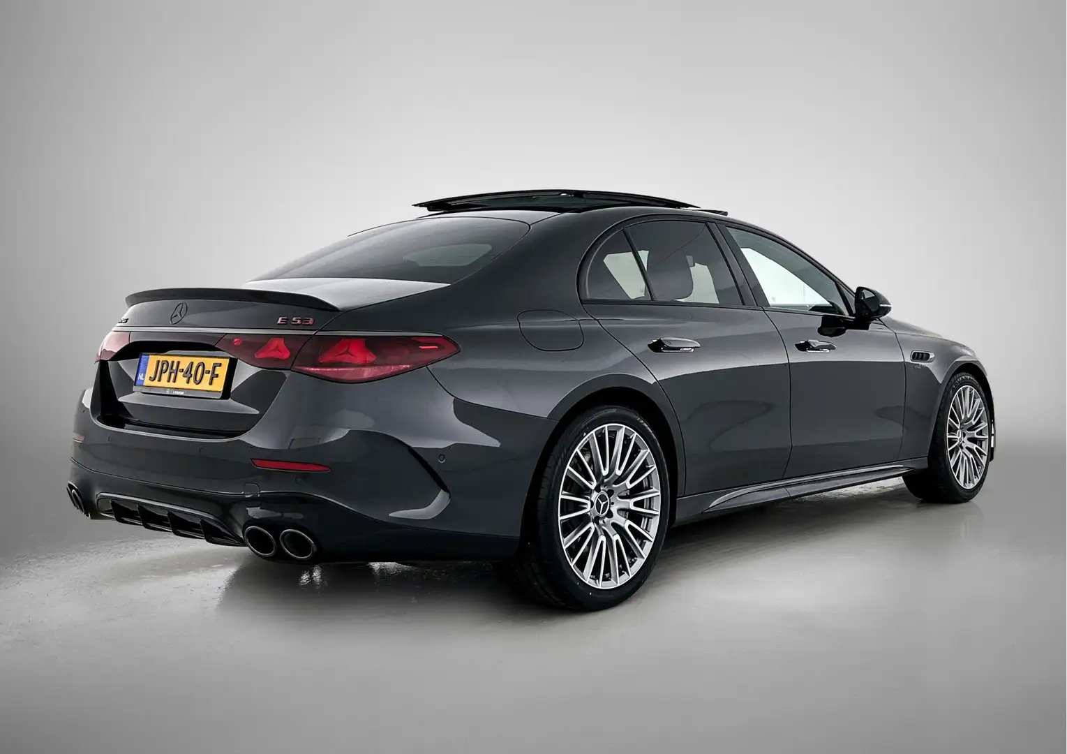 Mercedes-Benz E 53 AMG Mercedes-AMG 4MATIC+ | Panoramadak | Night Pakket Gris - 2