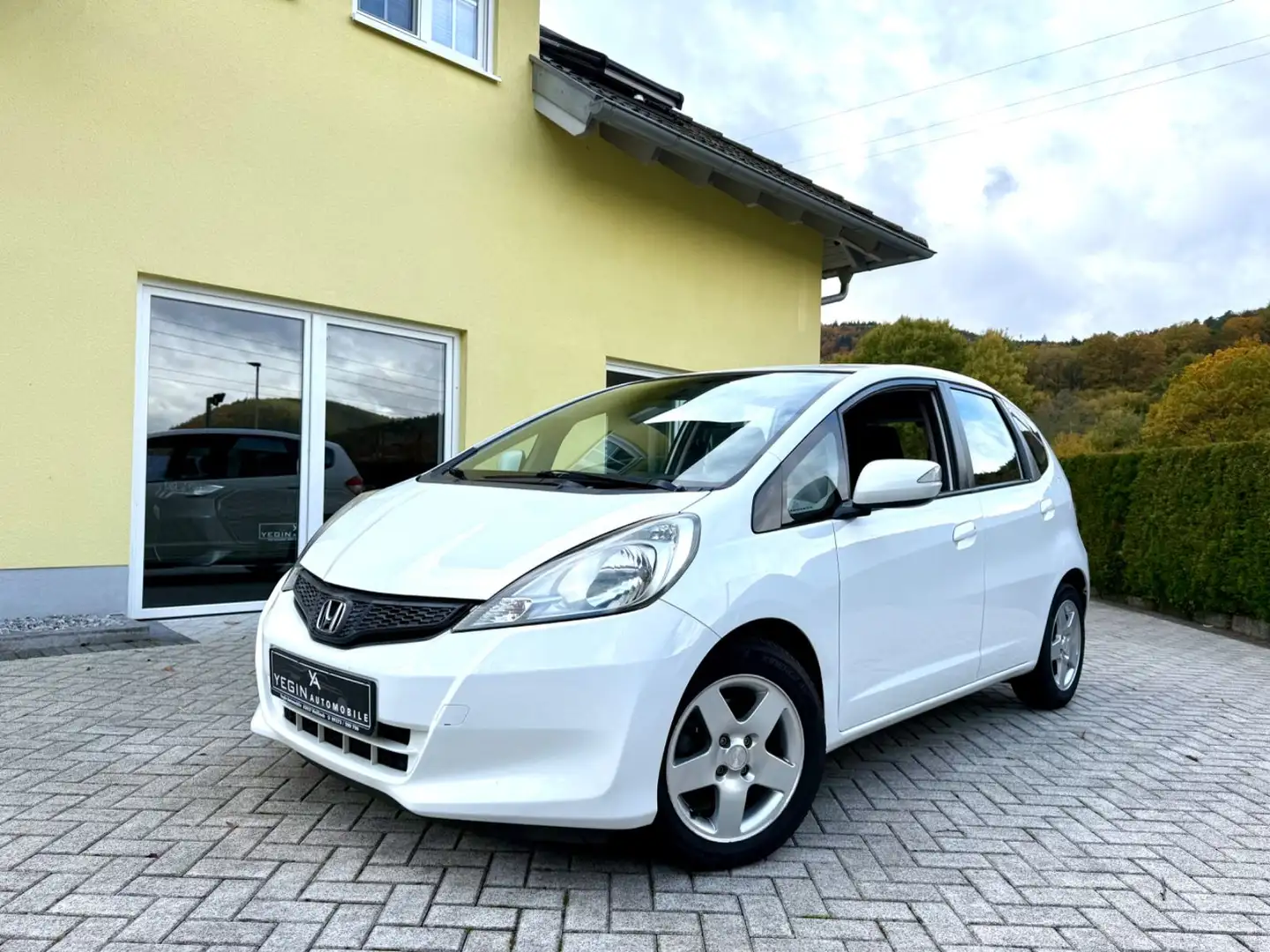 Honda Jazz 1.4 Trend Automatik Klima-TÜV 9/26 Weiß - 2