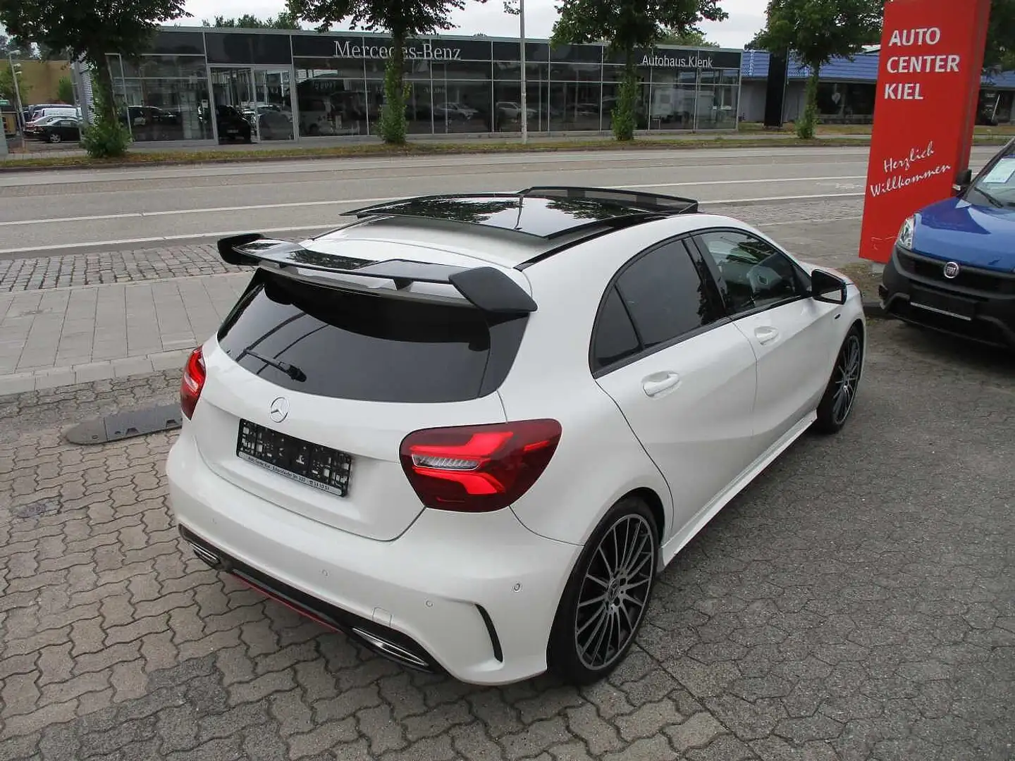 Mercedes-Benz A 250 Sport Edition *Navi*Kamera*Sitzhzg. Weiß - 2