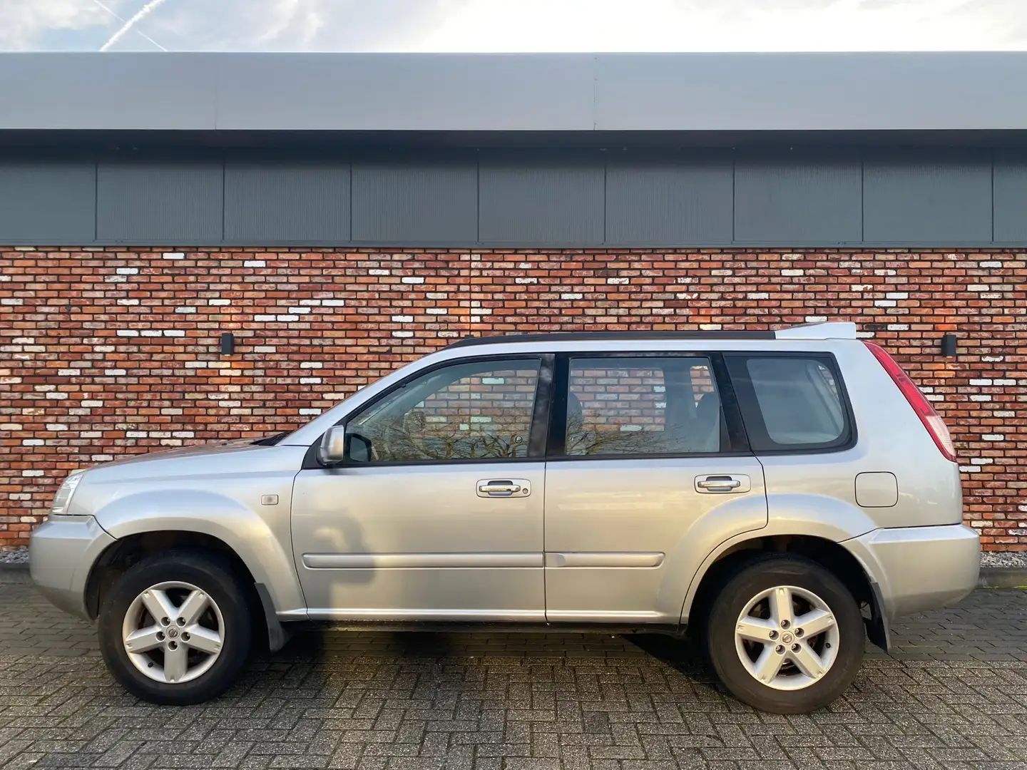 Nissan X-Trail 2.5 Sport Outdoor Trekhaak Cruise 4x4 Grijs - 2