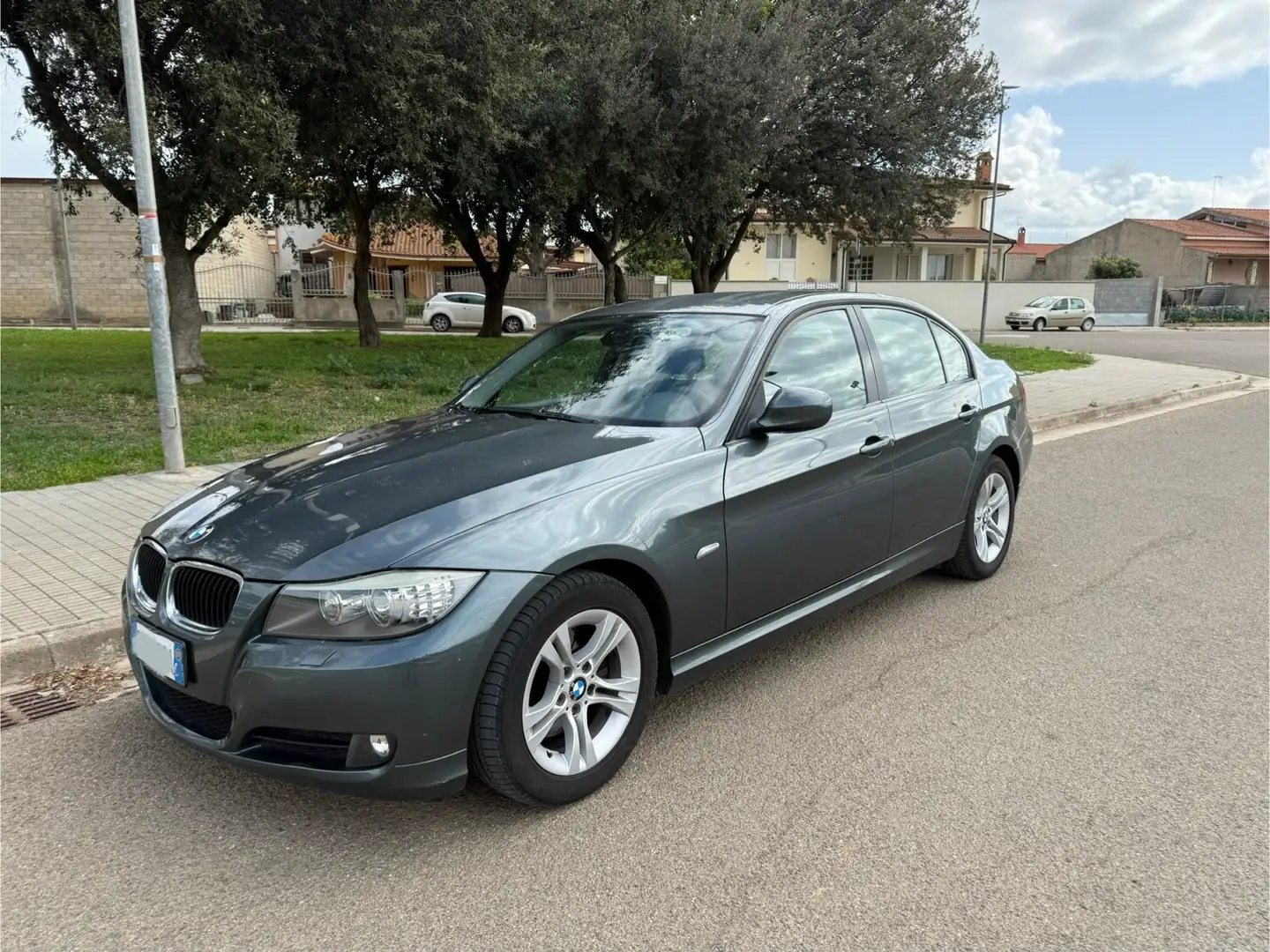 BMW 320 320d Futura FL - 2
