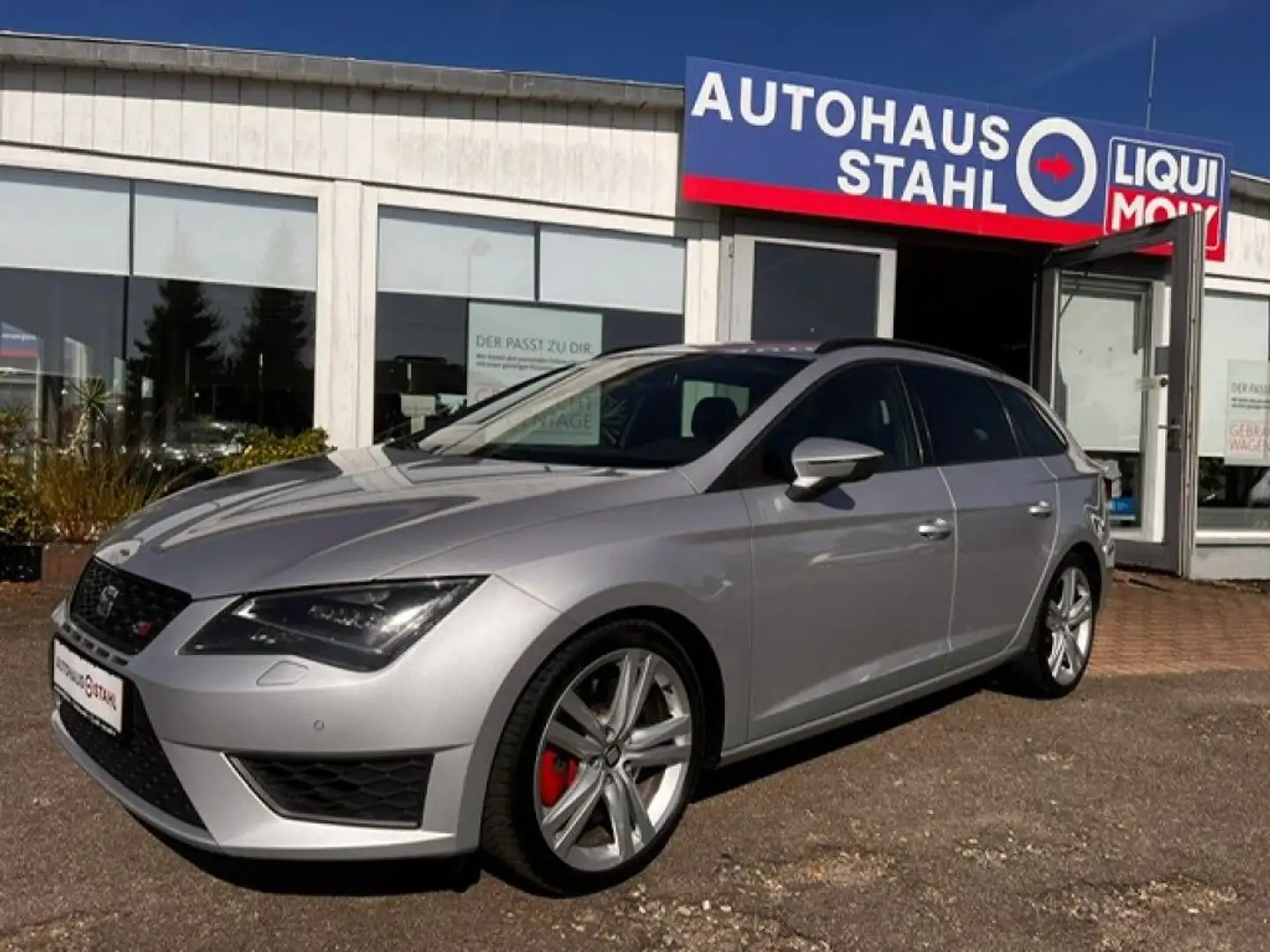 SEAT Leon ST 2.0 TSI DSG Cupra 265 Silber - 1