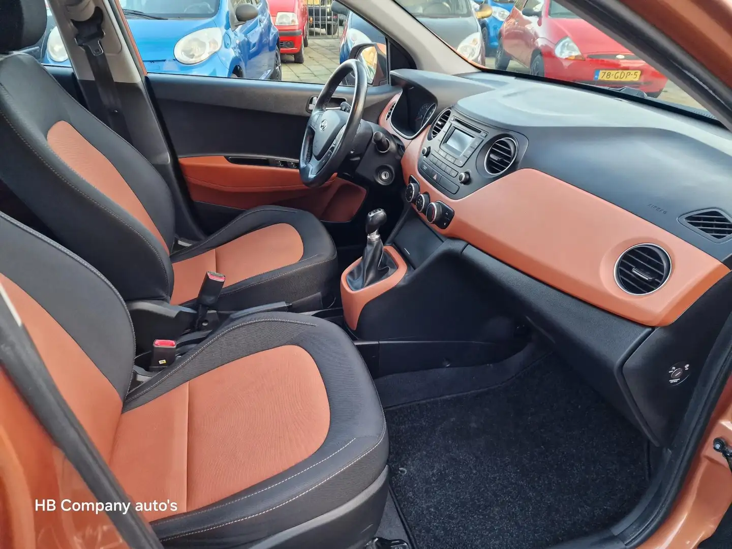 Hyundai i10 1.0i i-Motion Comfort | Stoelverwarming | Nw APK | Oranje - 2