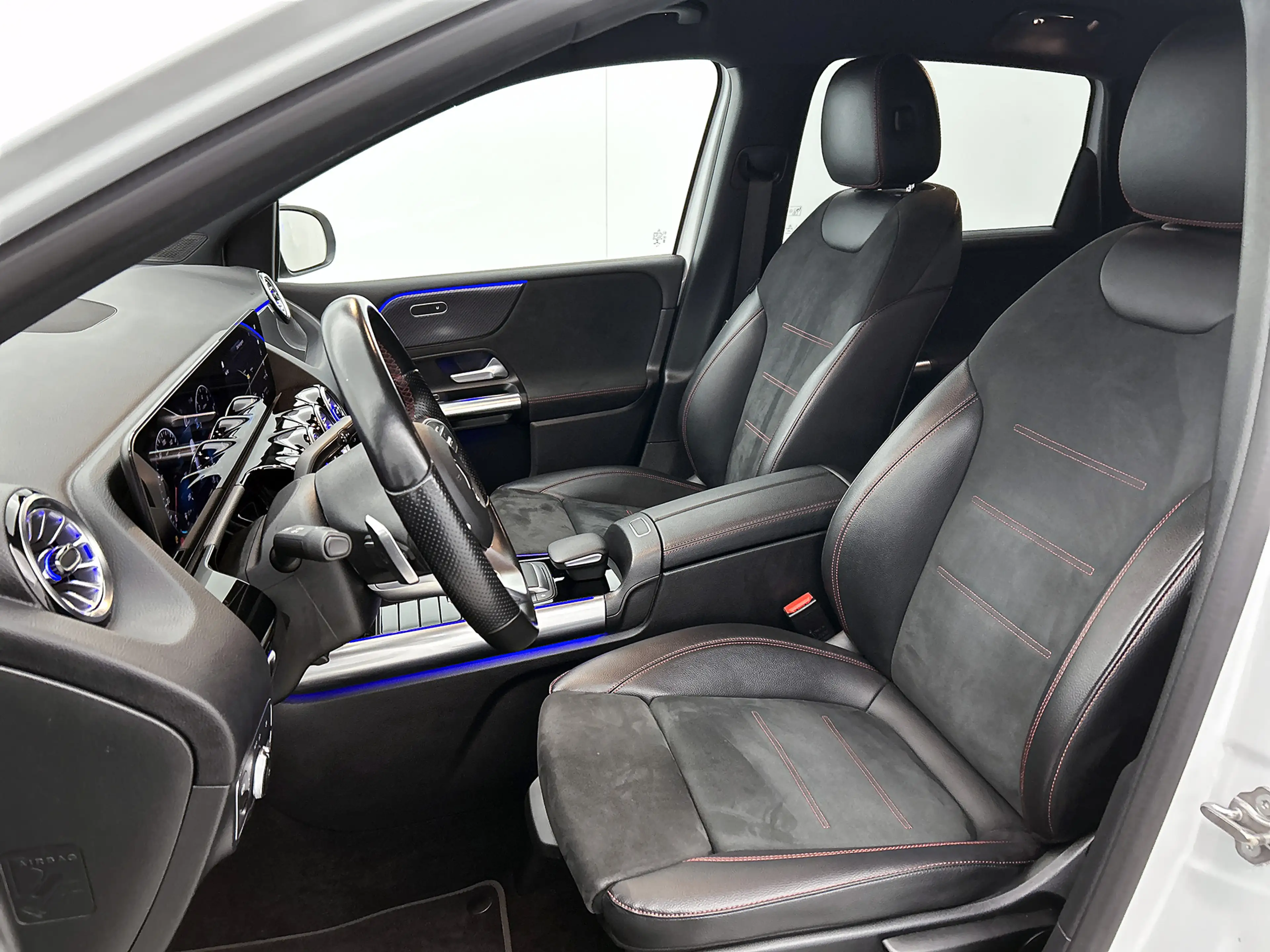 Mercedes-Benz B 180 Business Solution AMG | AMG-line interieur | AMG- — photo 15