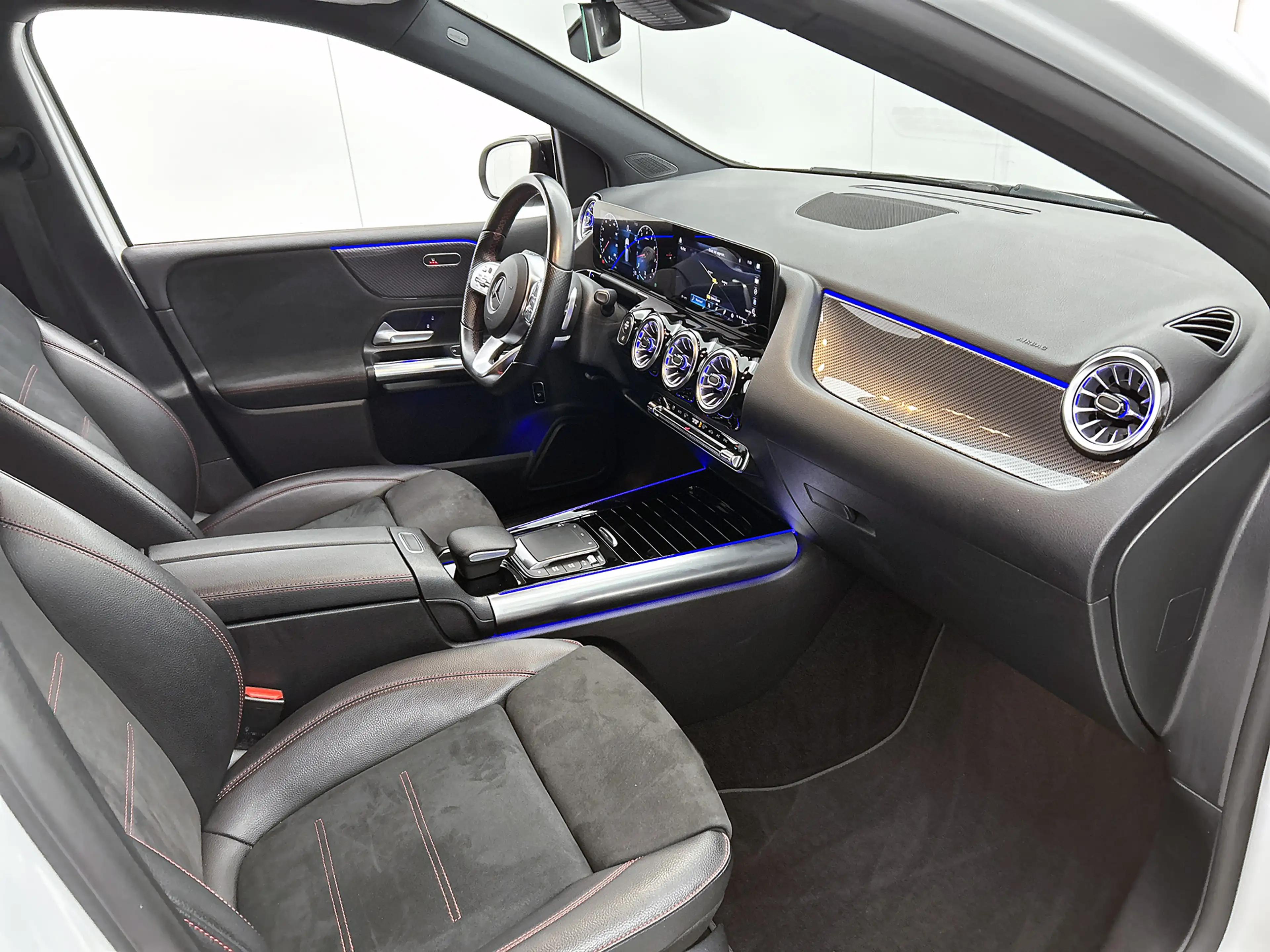 Mercedes-Benz B 180 Business Solution AMG | AMG-line interieur | AMG- — photo 6