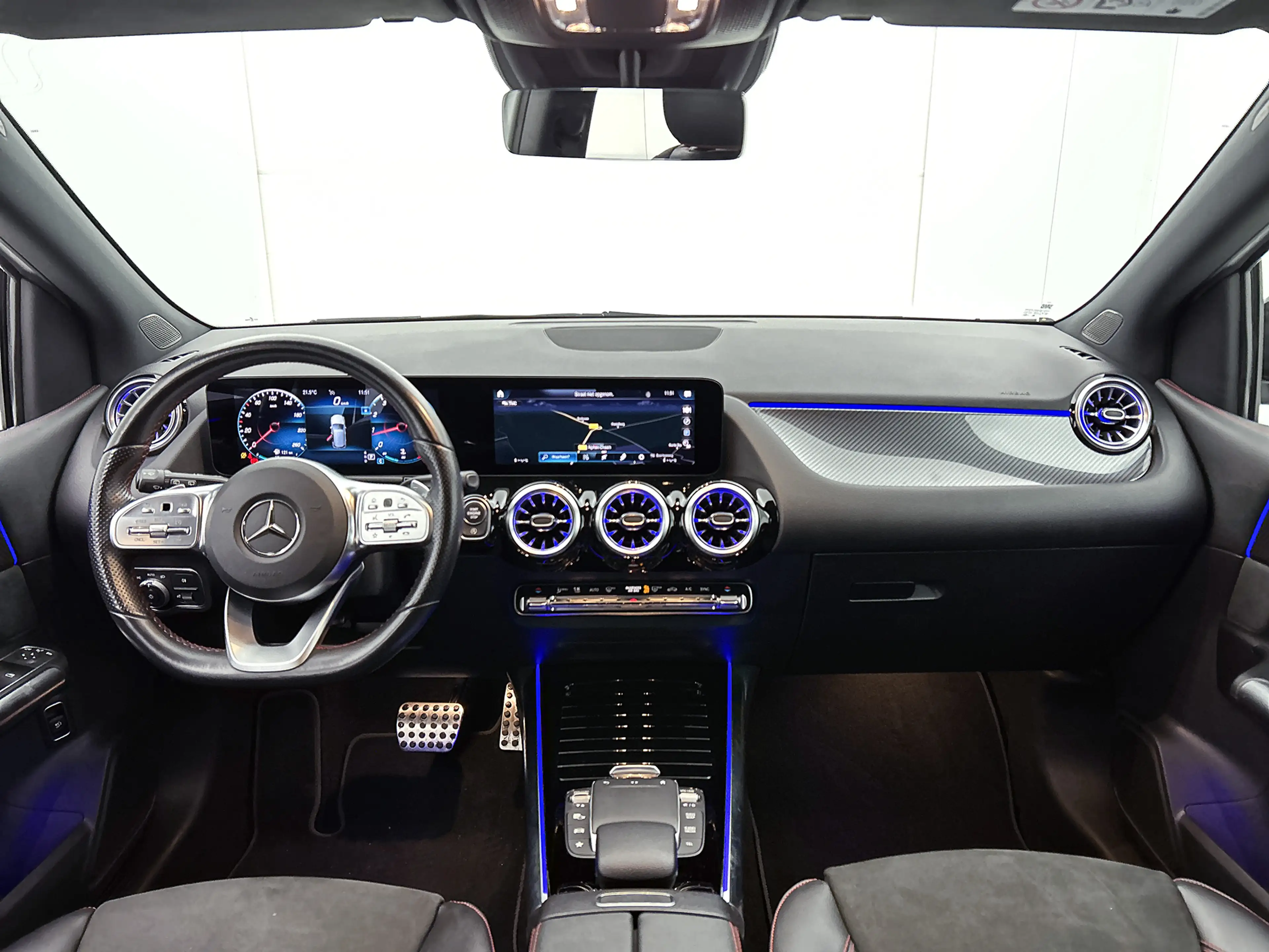 Mercedes-Benz B 180 Business Solution AMG | AMG-line interieur | AMG- — photo 4