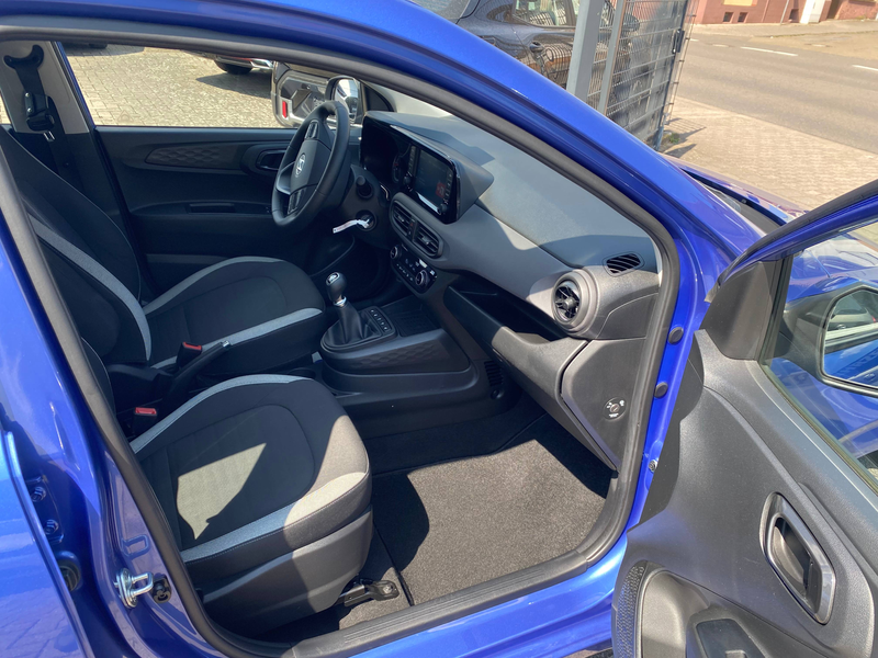 Hyundai i10 1.2 ALLWETTERREIFEN APPLE&ANDROID Klimaautomatik Lenkrad&Sitzheizung — photo 10