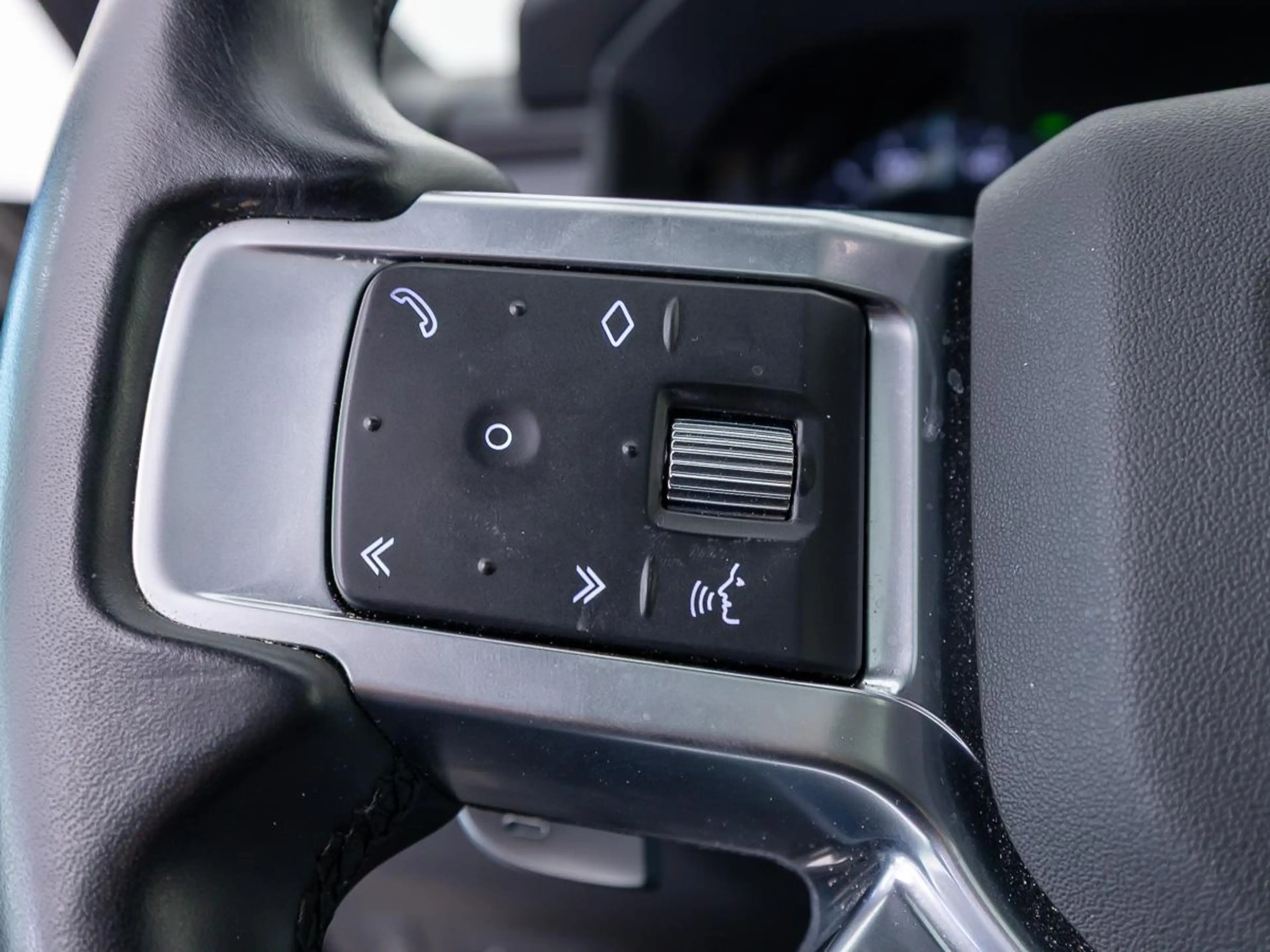 Land Rover Discovery 3.0 D250 R-Dynamic SE | Cold Climate Pack | Panora — photo 10