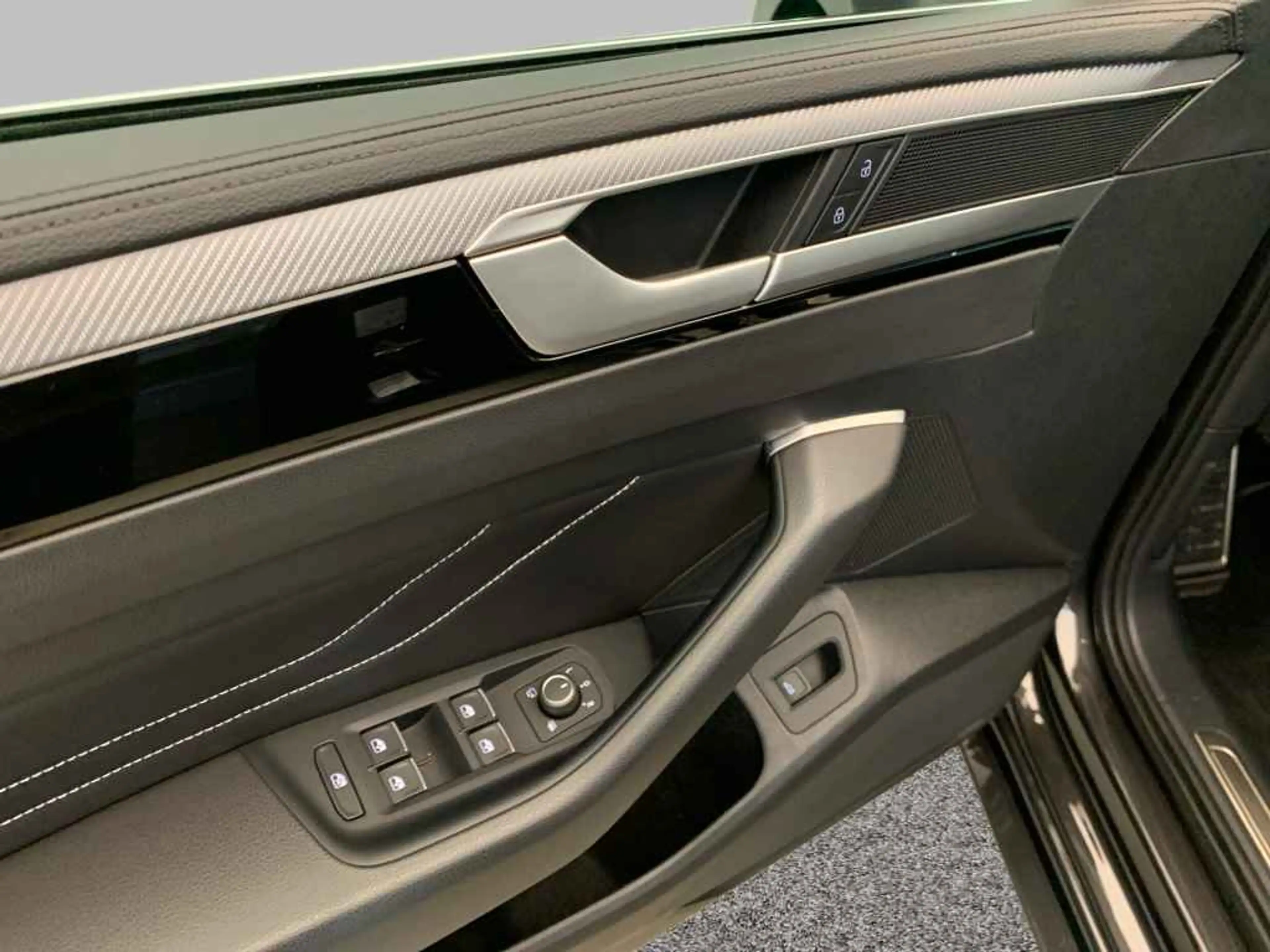 Volkswagen Arteon Shooting Brake R-Line TDI DSG *NAVI*AHK* — photo 10