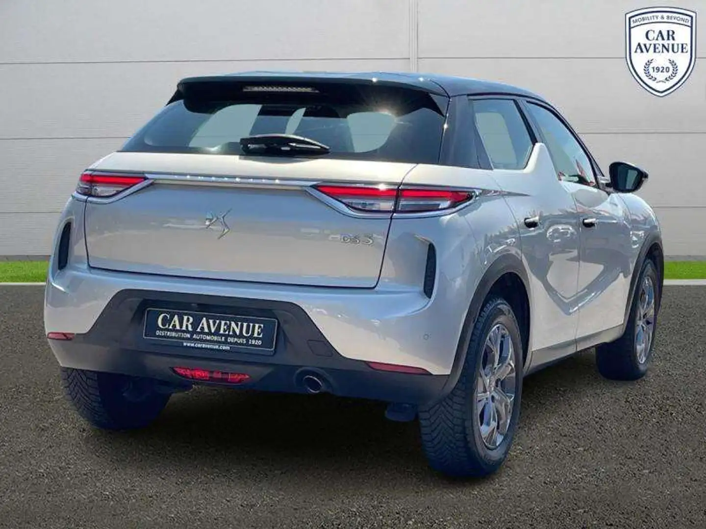 DS Automobiles DS 3 Crossback BlueHDi 100ch Chic 97g Gris - 2