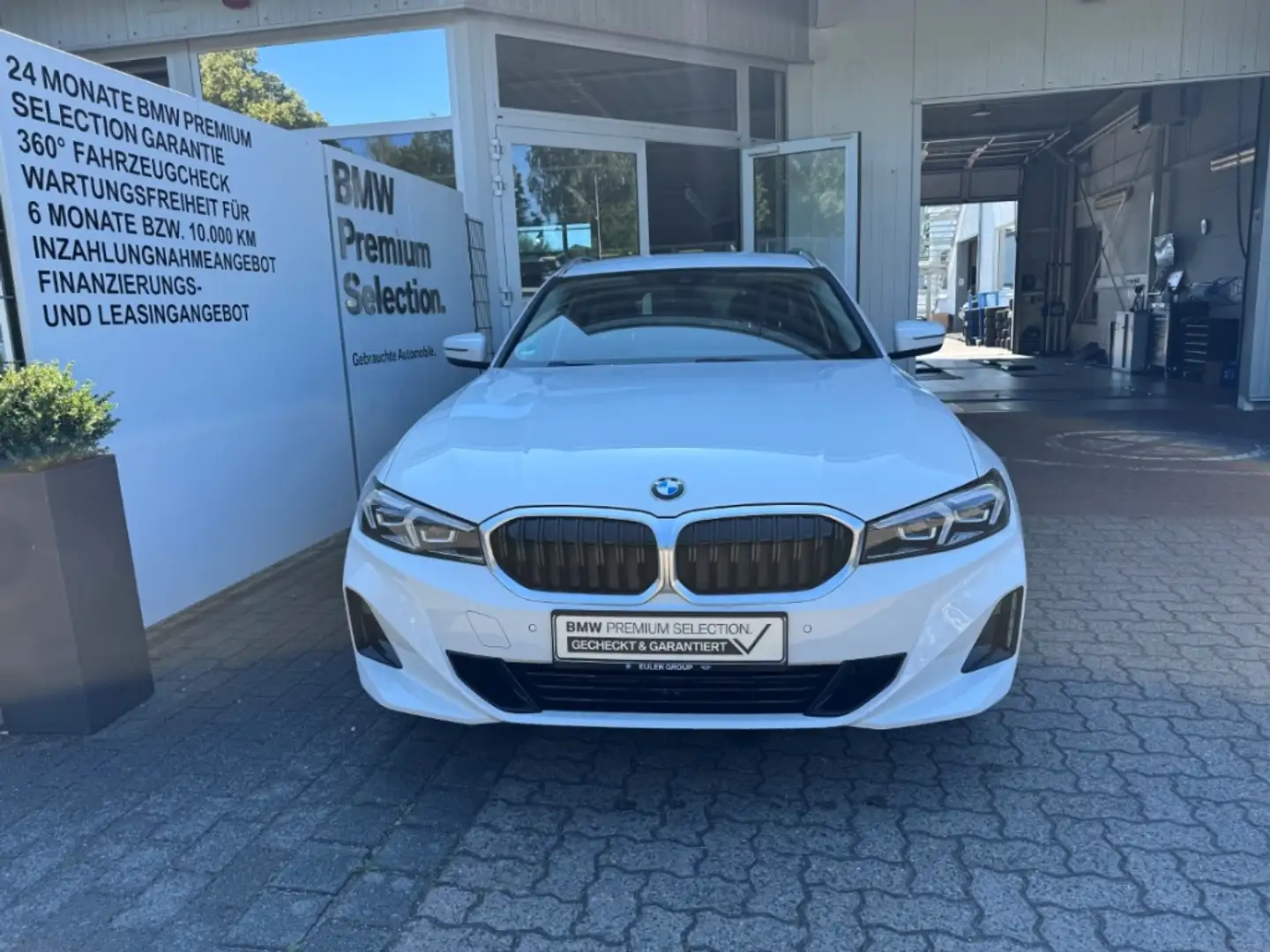 BMW 318 i Touring 17'' Widescreen Sonnenschutz SHZ Temp. S Wit - 2