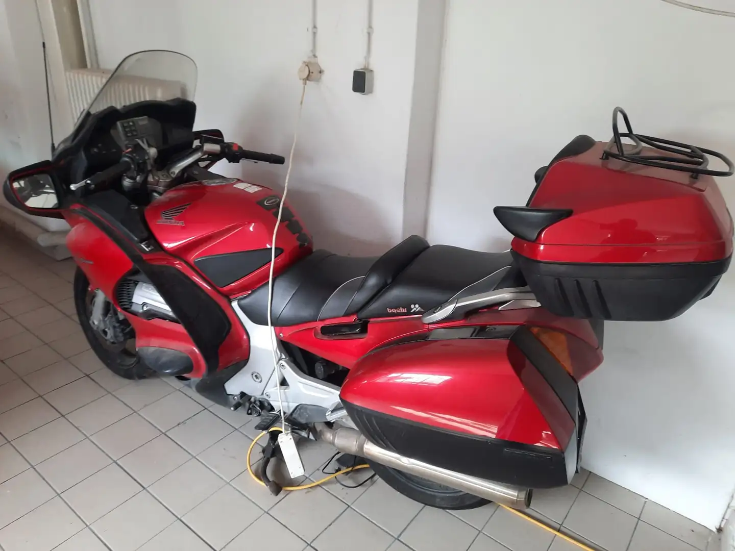 Honda ST 1300 Honda Pan European ST1300 Czerwony - 1