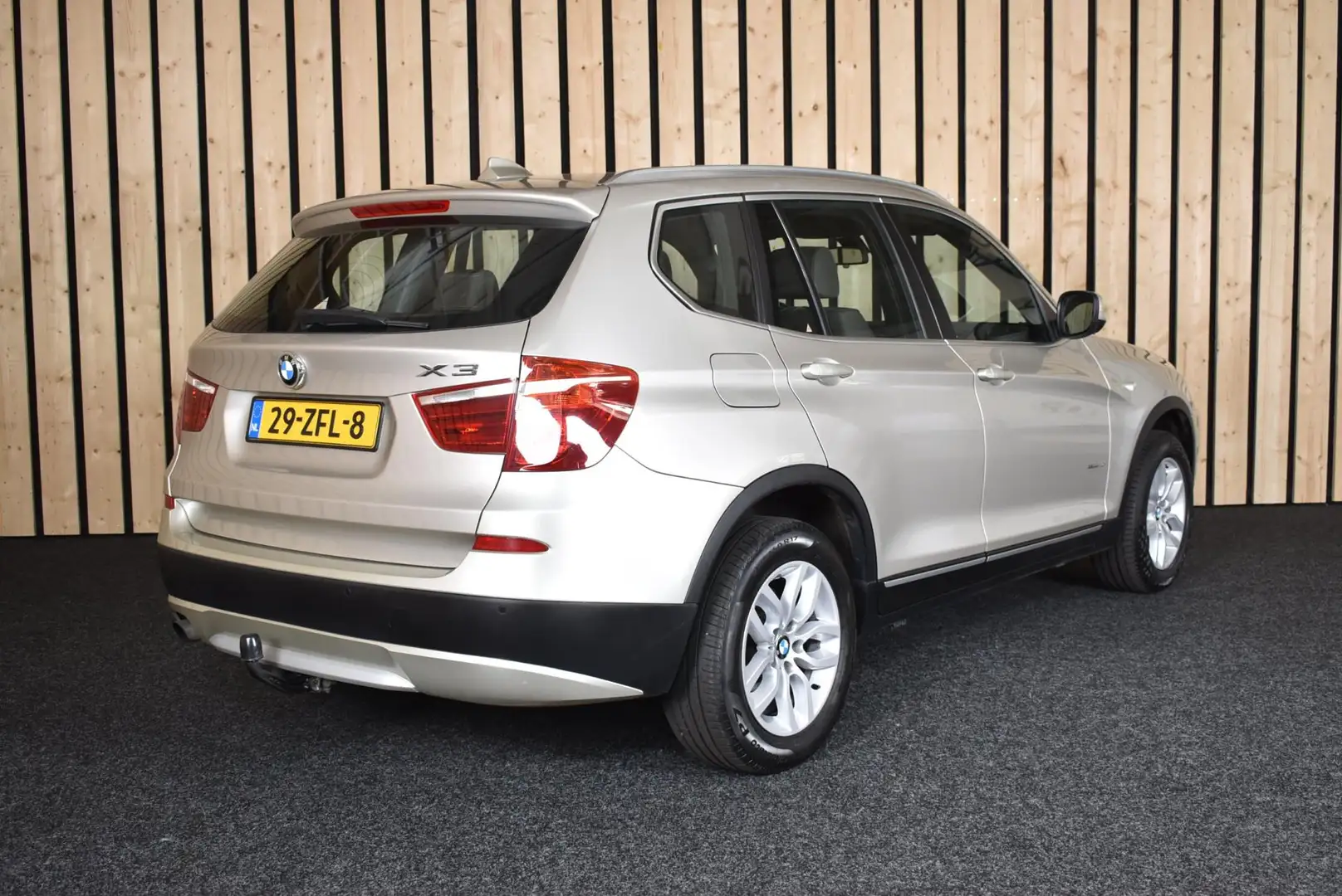 BMW X3 XDrive20i High Executive 2e eig. Trekhaak 179dkm L Grijs - 2