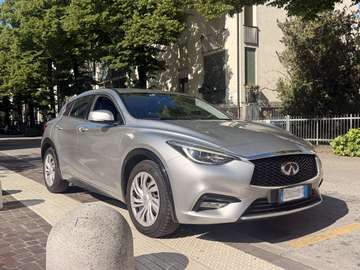 Q30 1.5d Business 109cv