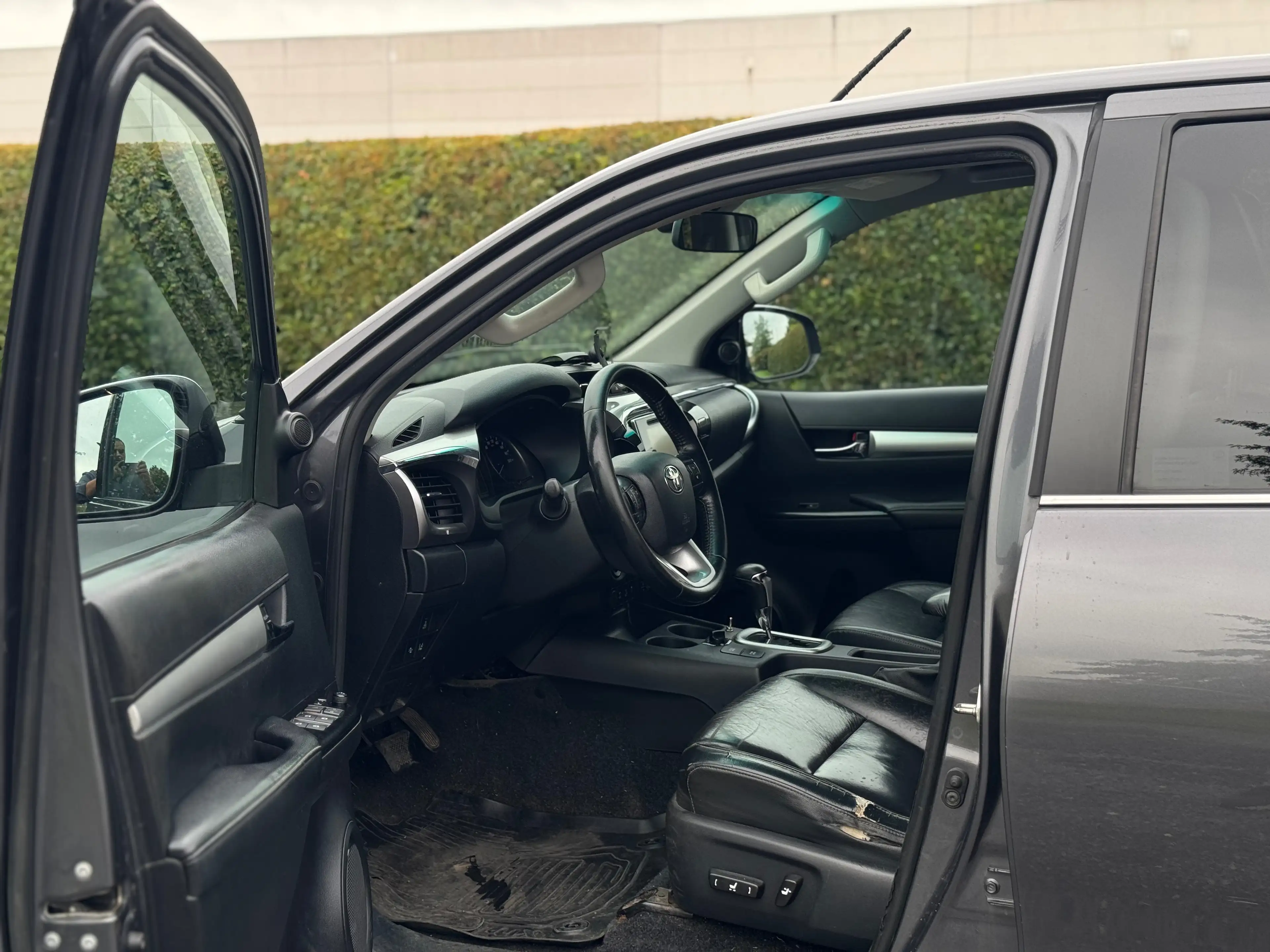 Toyota Hilux 2.4 D-4D 4WD Lounge EXPORT ONLY — photo 10